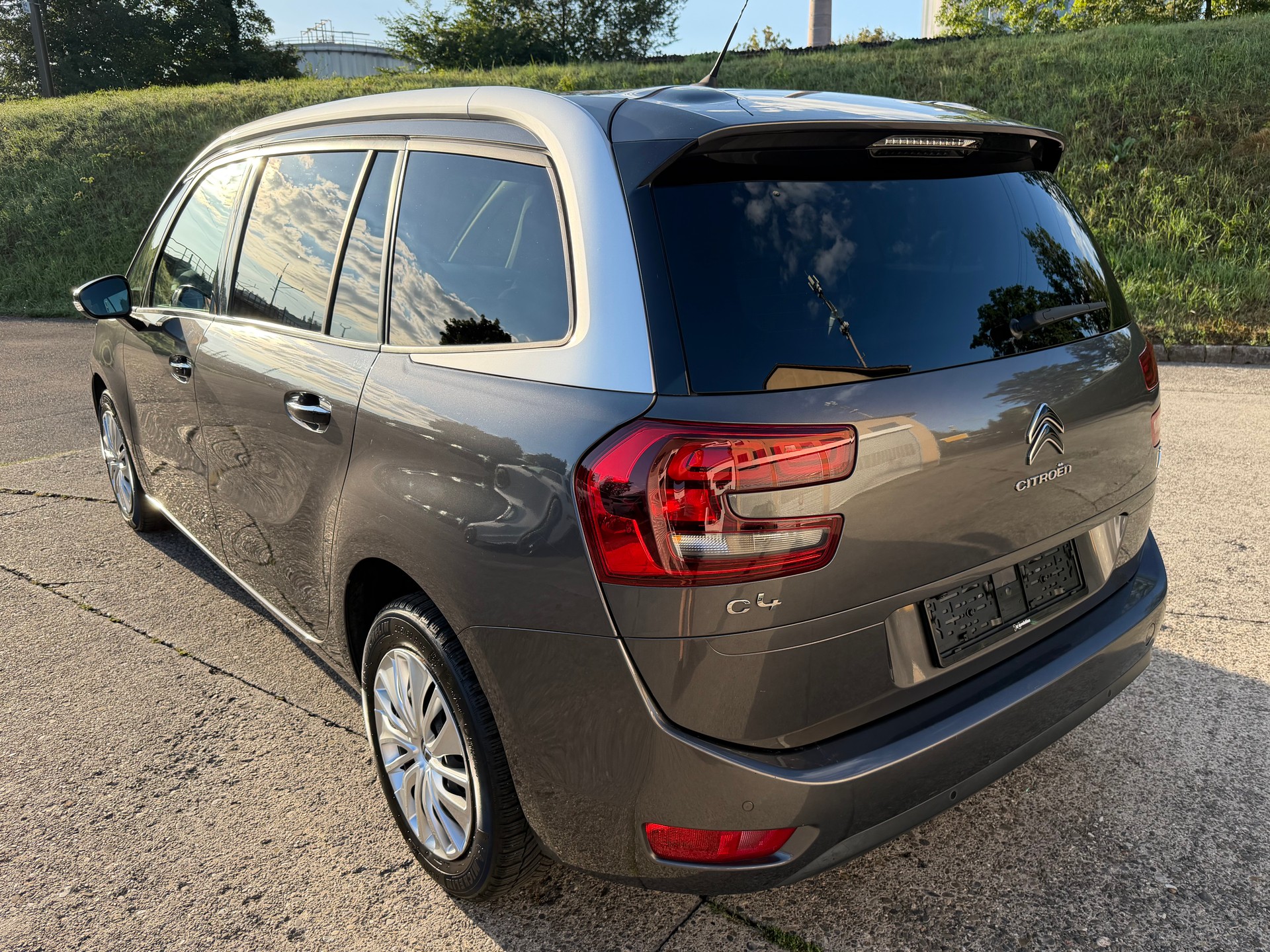 CITROEN Grand C4 Picasso 1.6 BlueHDi Feel EAT6-image-2