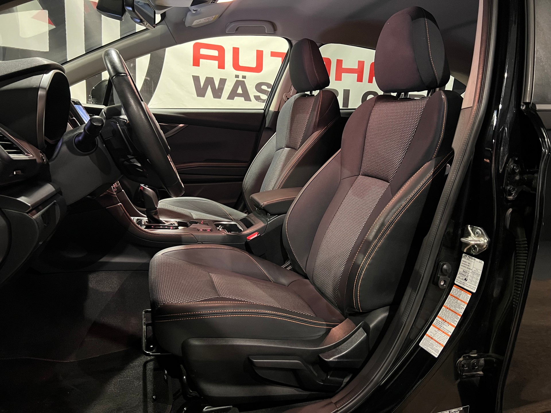 SUBARU XV 2.0 Swiss Plus AWD Lineartronic-image-11