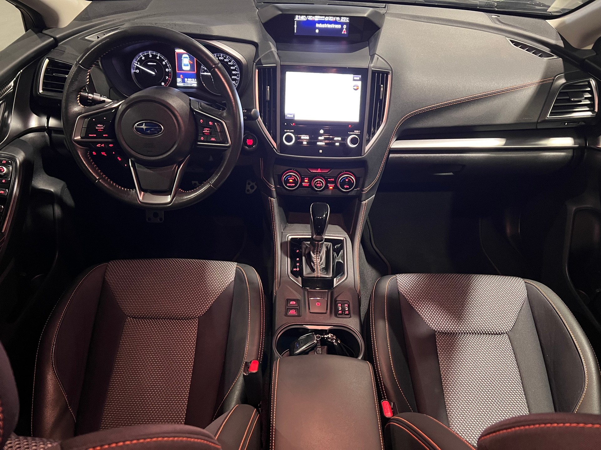 SUBARU XV 2.0 Swiss Plus AWD Lineartronic-image-9