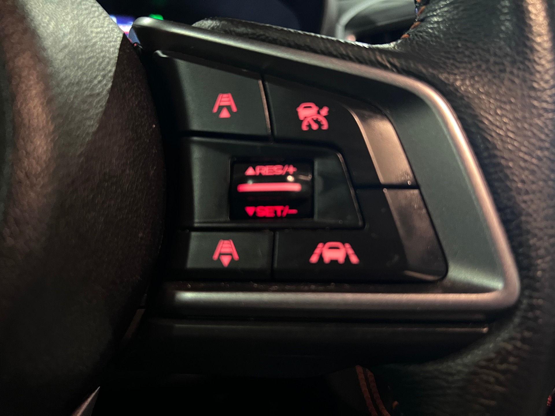 SUBARU XV 2.0 Swiss Plus AWD Lineartronic-image-22