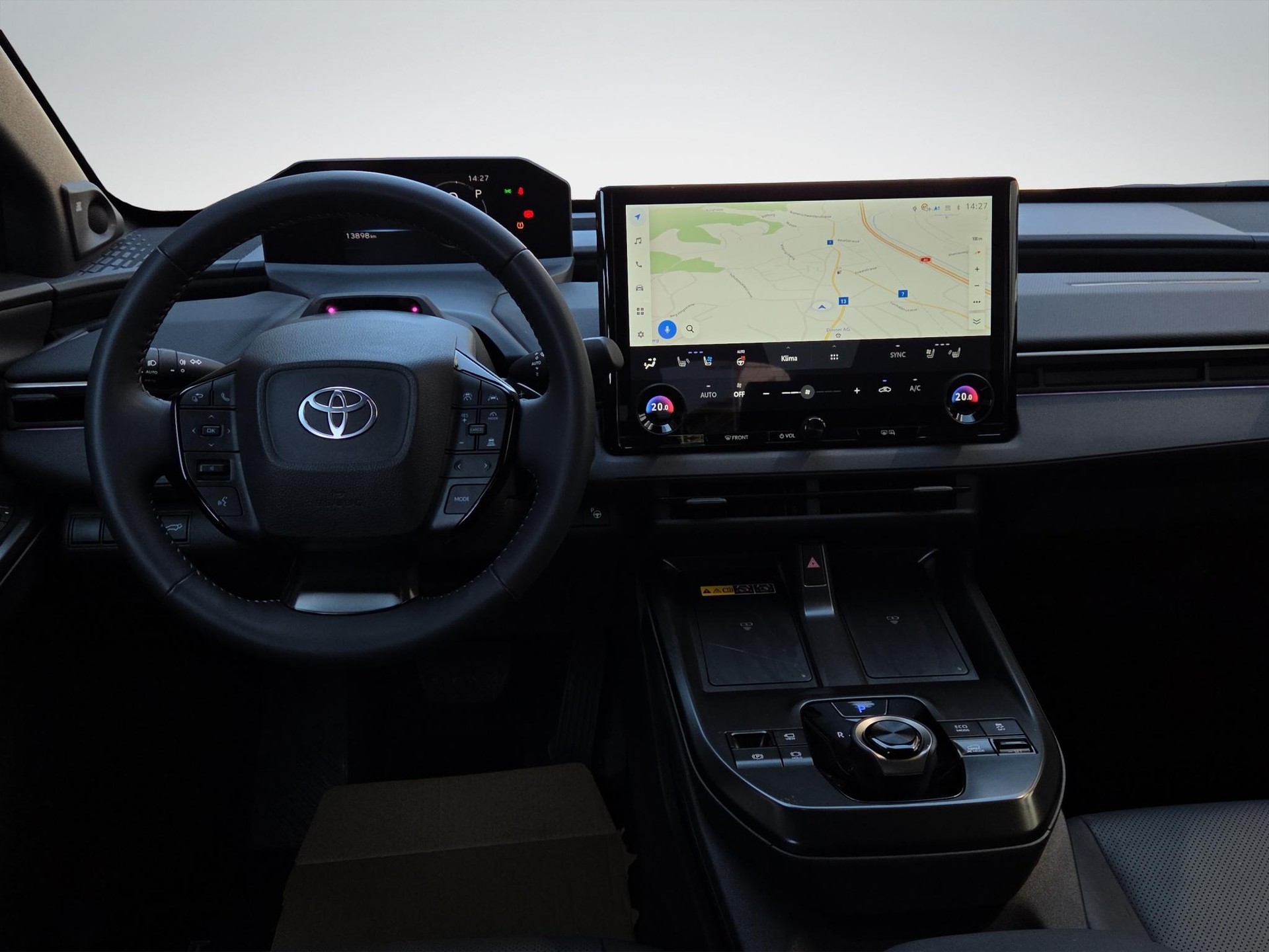 TOYOTA bZ4X Premium AWD-image-11
