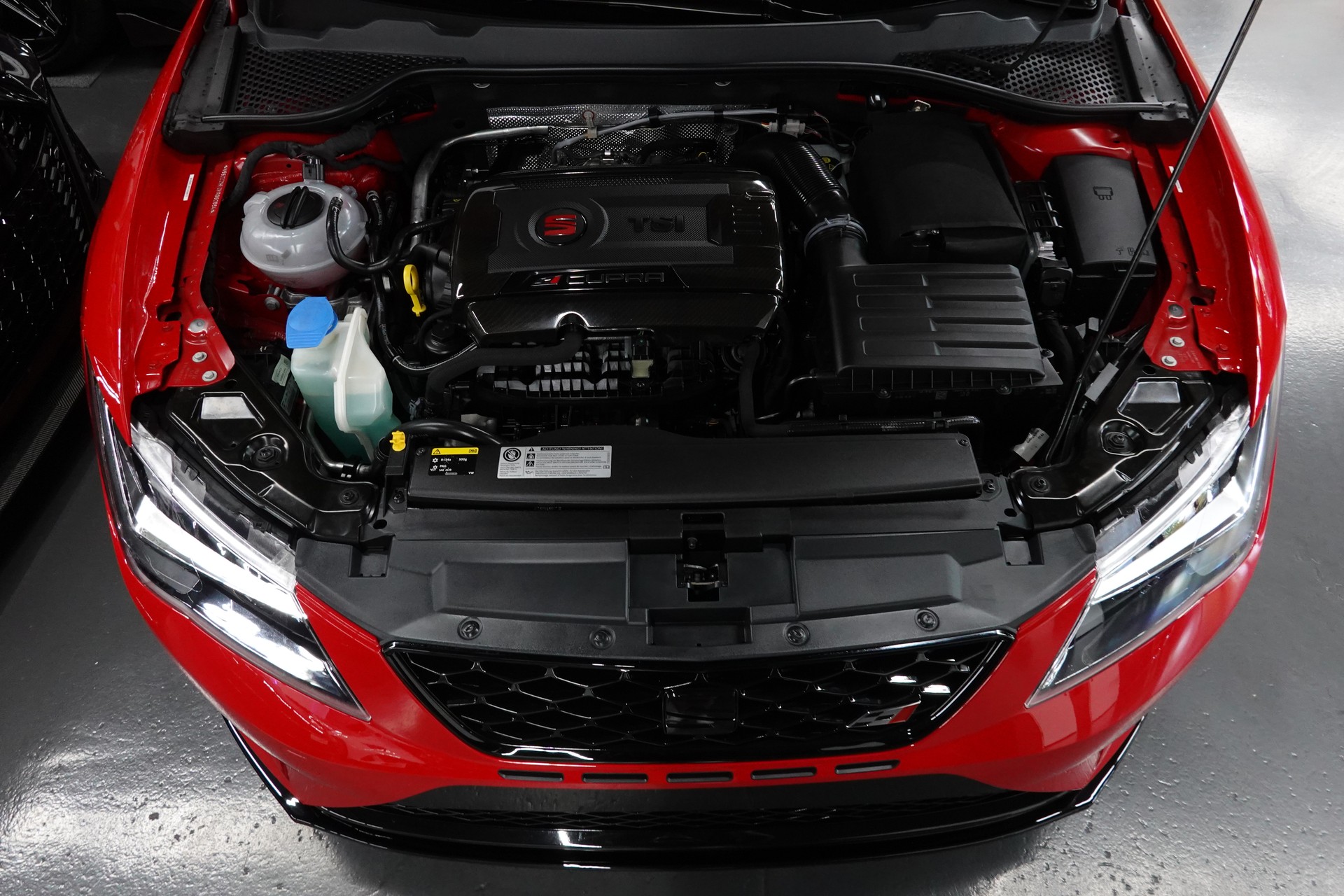 SEAT LEON SC 2.0 TSI CUPRA 280 DSG BULL-X CH-FZ NEUWERTIG VIEL ZUBEHÖR-image-6
