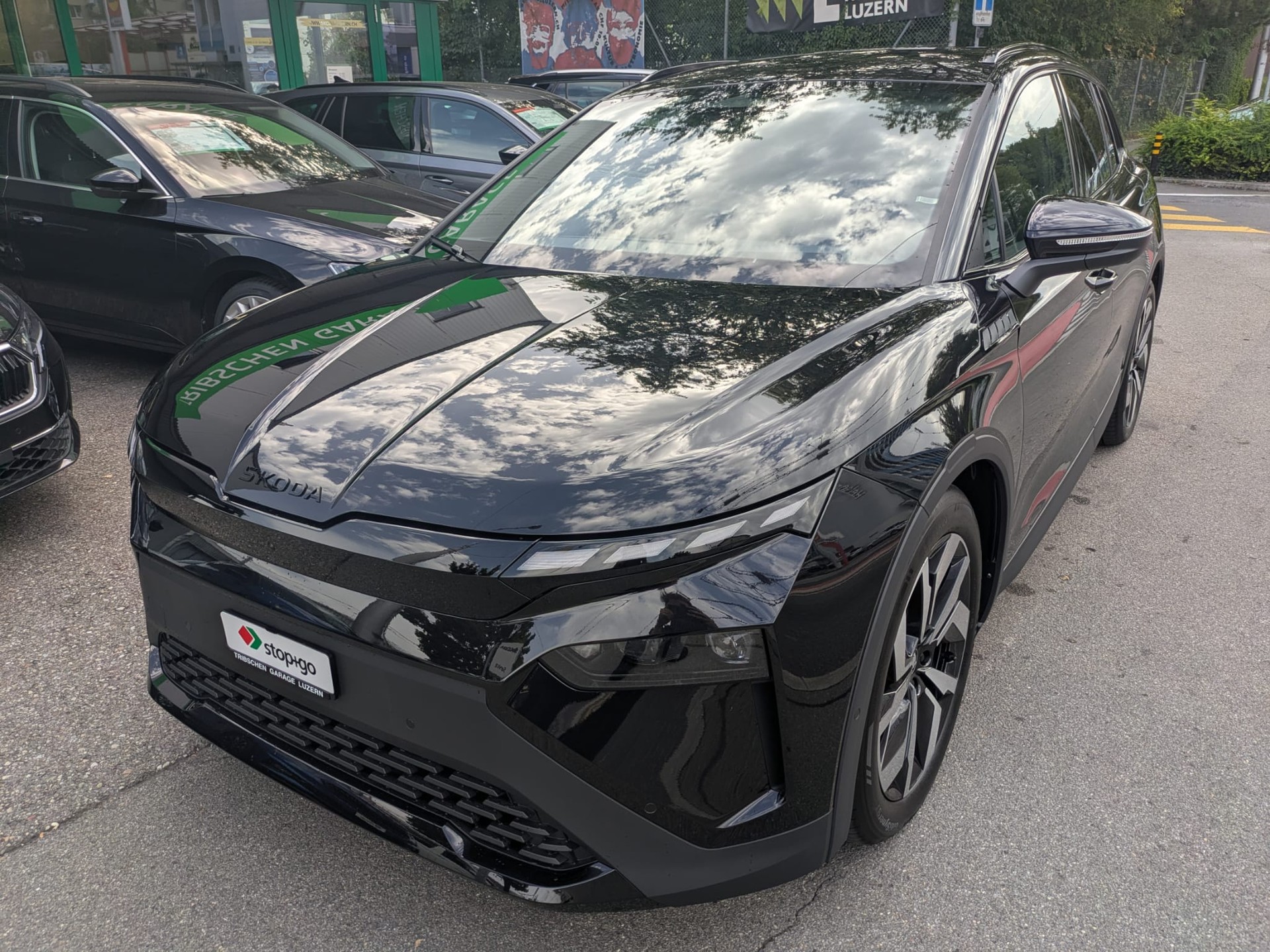 SKODA Elroq 85x Sportline 4x4-image-2