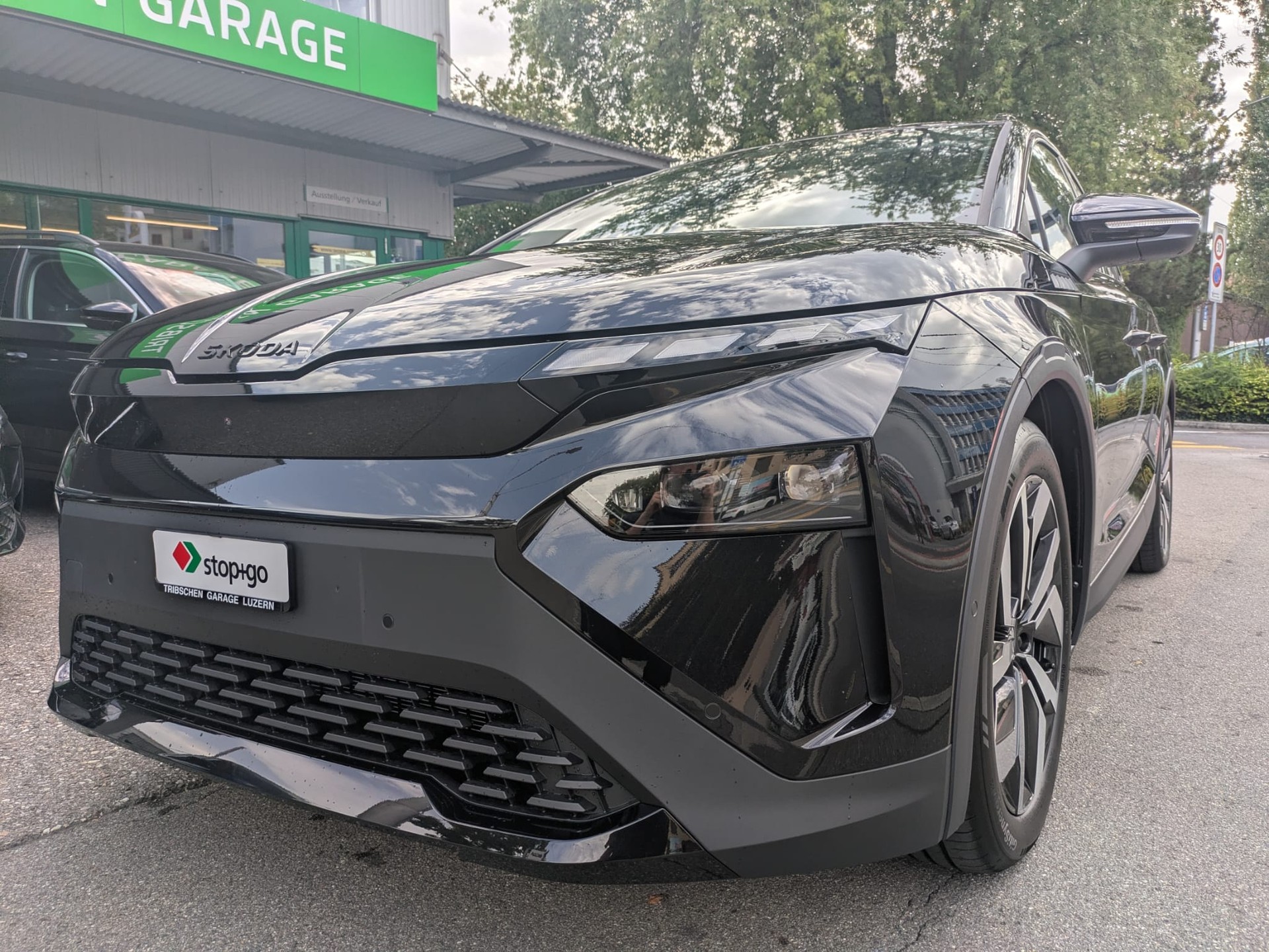 SKODA Elroq 85x Sportline 4x4-image-0