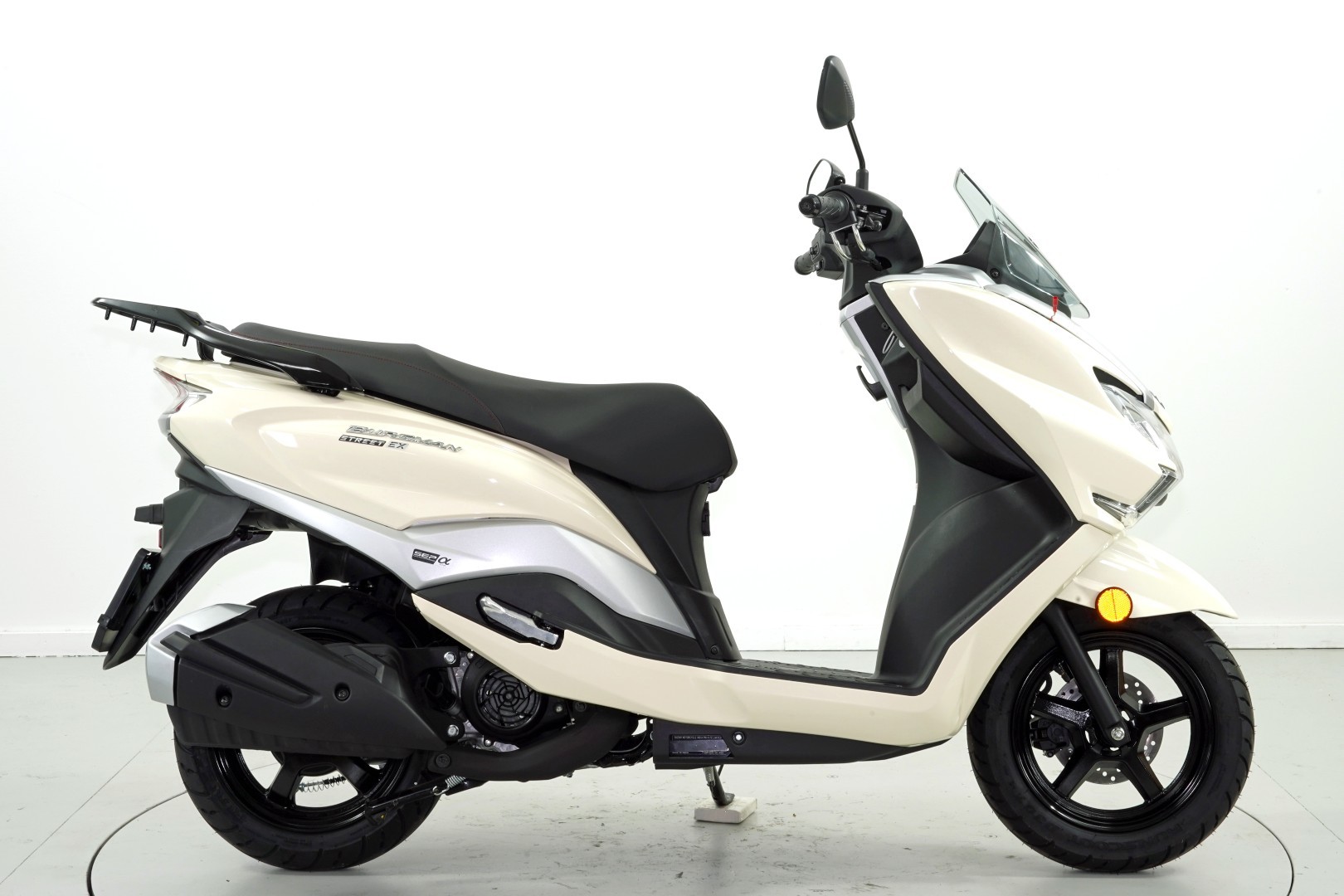 SUZUKI Burgman Street 125 ABS-showroom-element-3