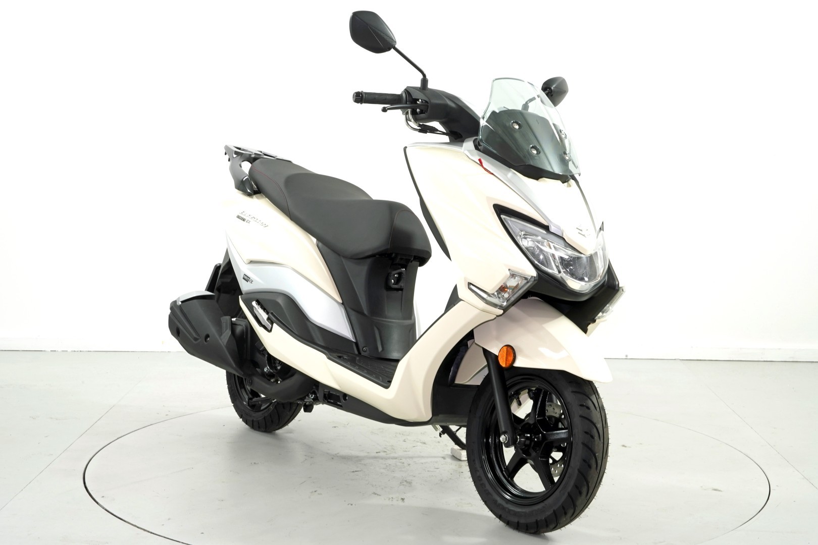 SUZUKI Burgman Street 125 ABS-showroom-element-1