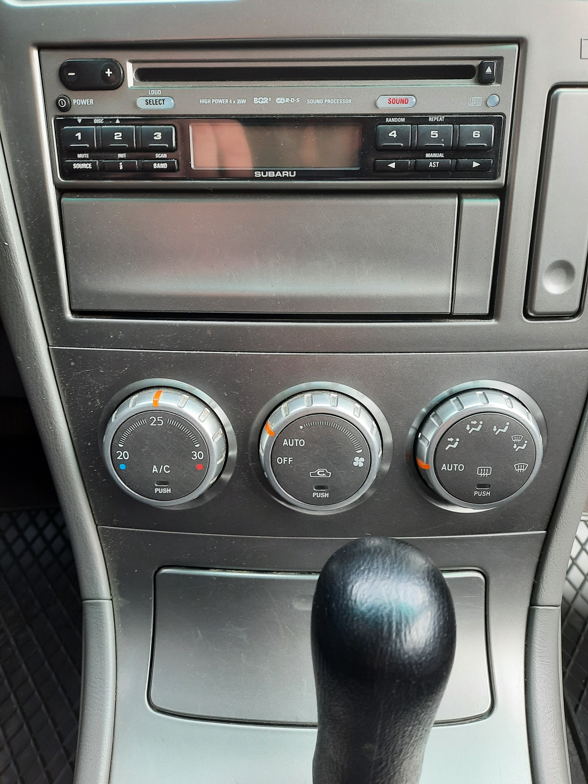 SUBARU Forester 2.0X (Swiss)-image-10
