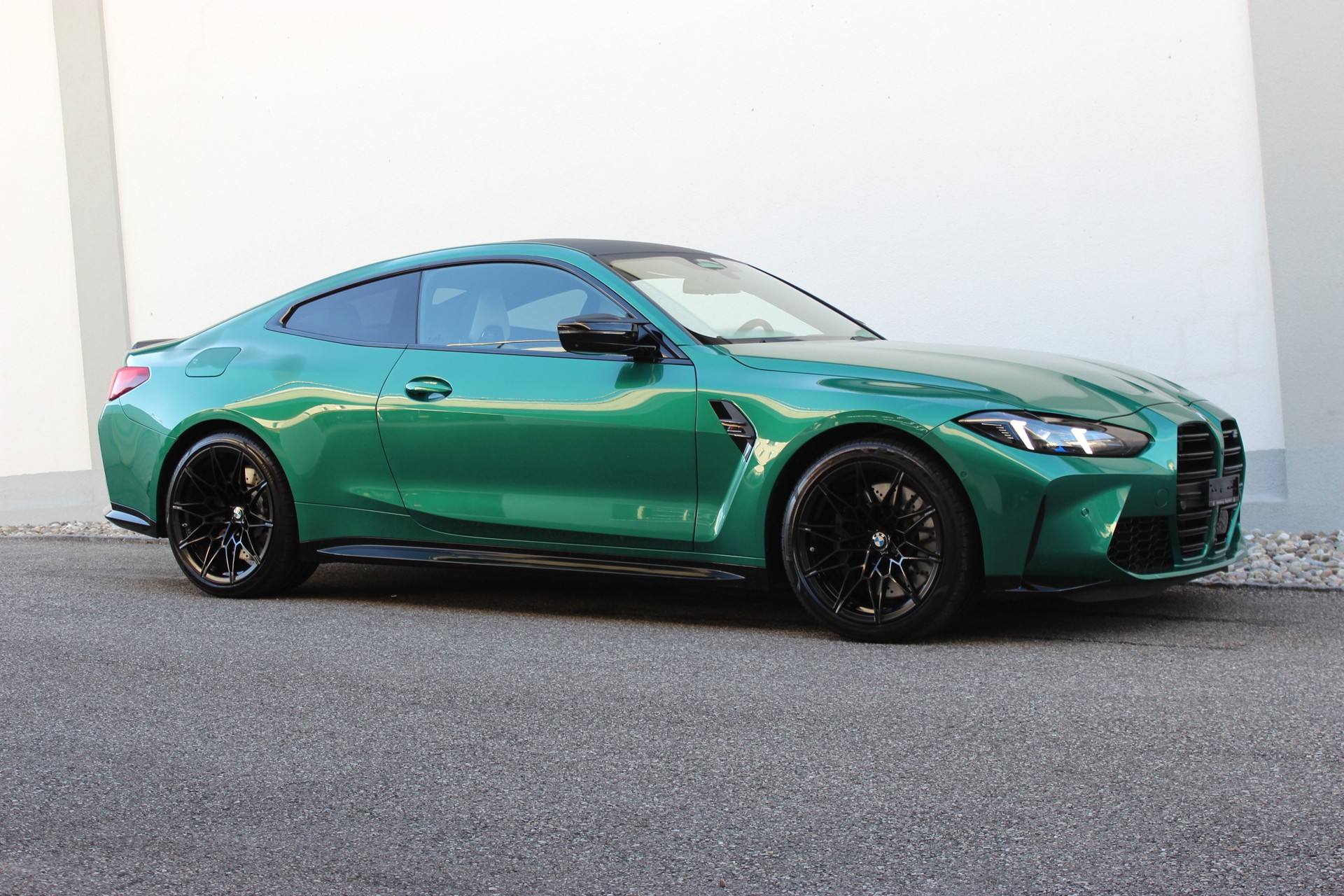 BMW M4 Coupé Competition M xDrive *ISLE OF MAN GRÜN METALLIC*-image-4