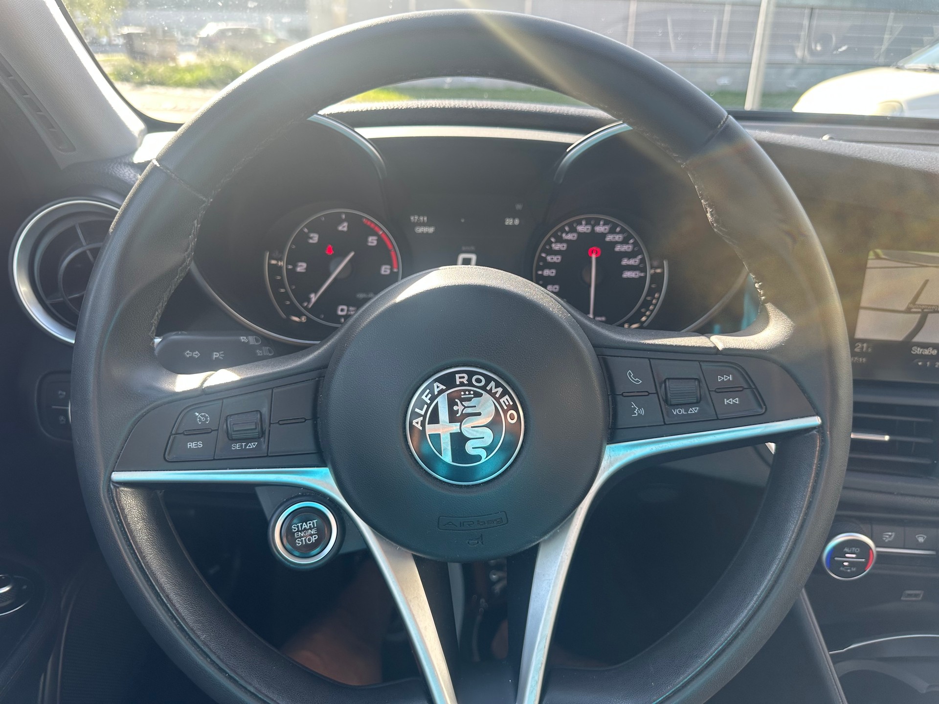 ALFA ROMEO Giulia 2.2 JTDM-image-11