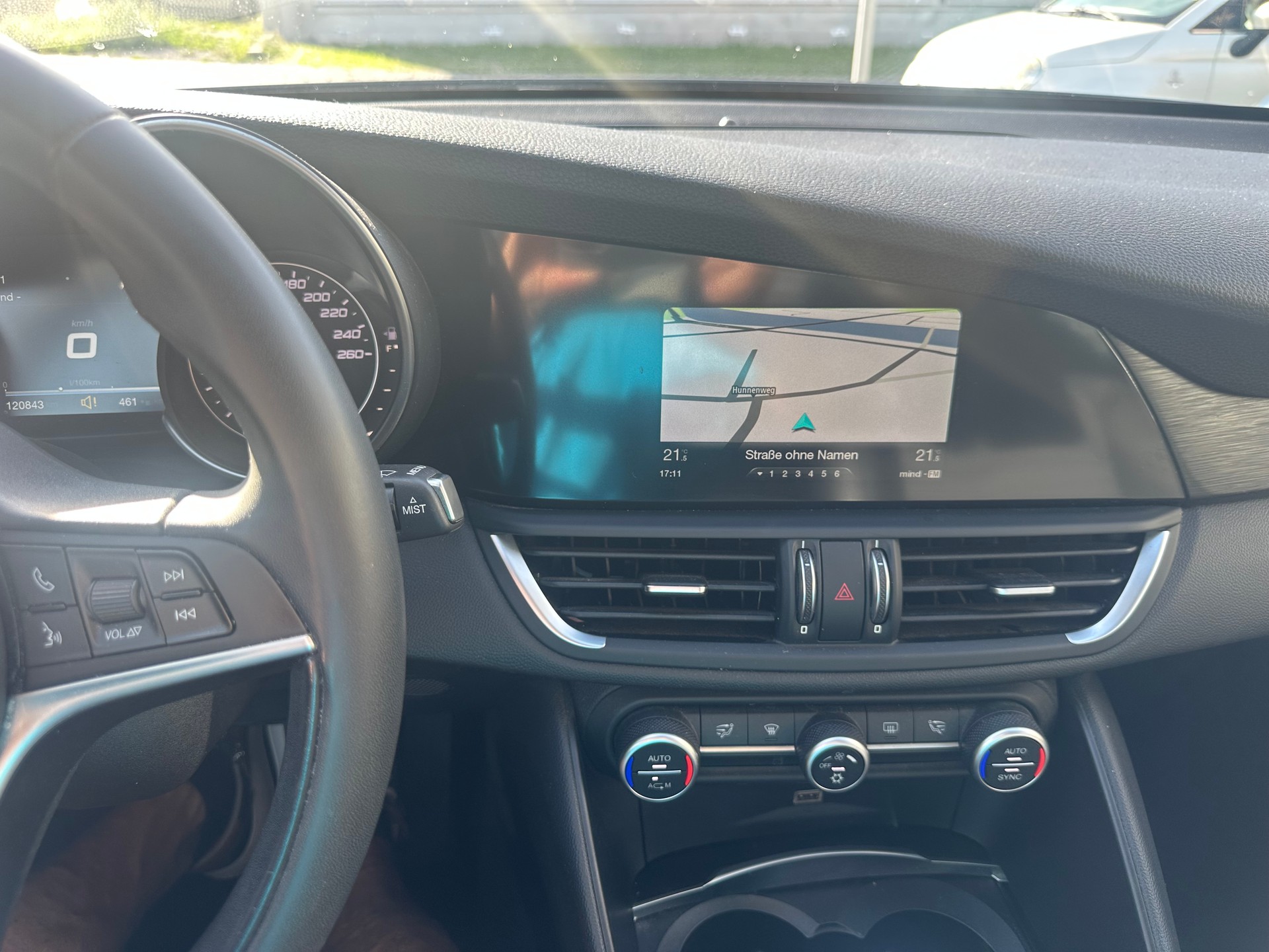 ALFA ROMEO Giulia 2.2 JTDM-image-10