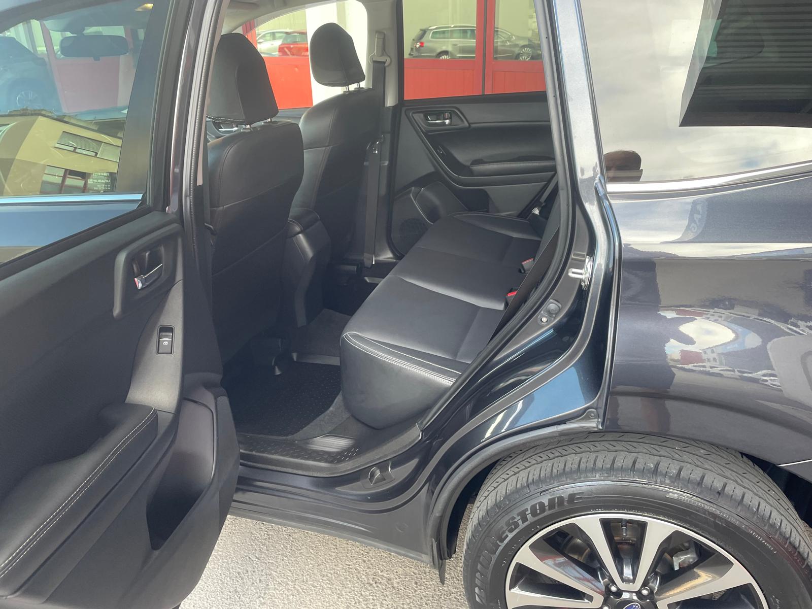 SUBARU Forester 2.0i Executive Lineartronic-image-4