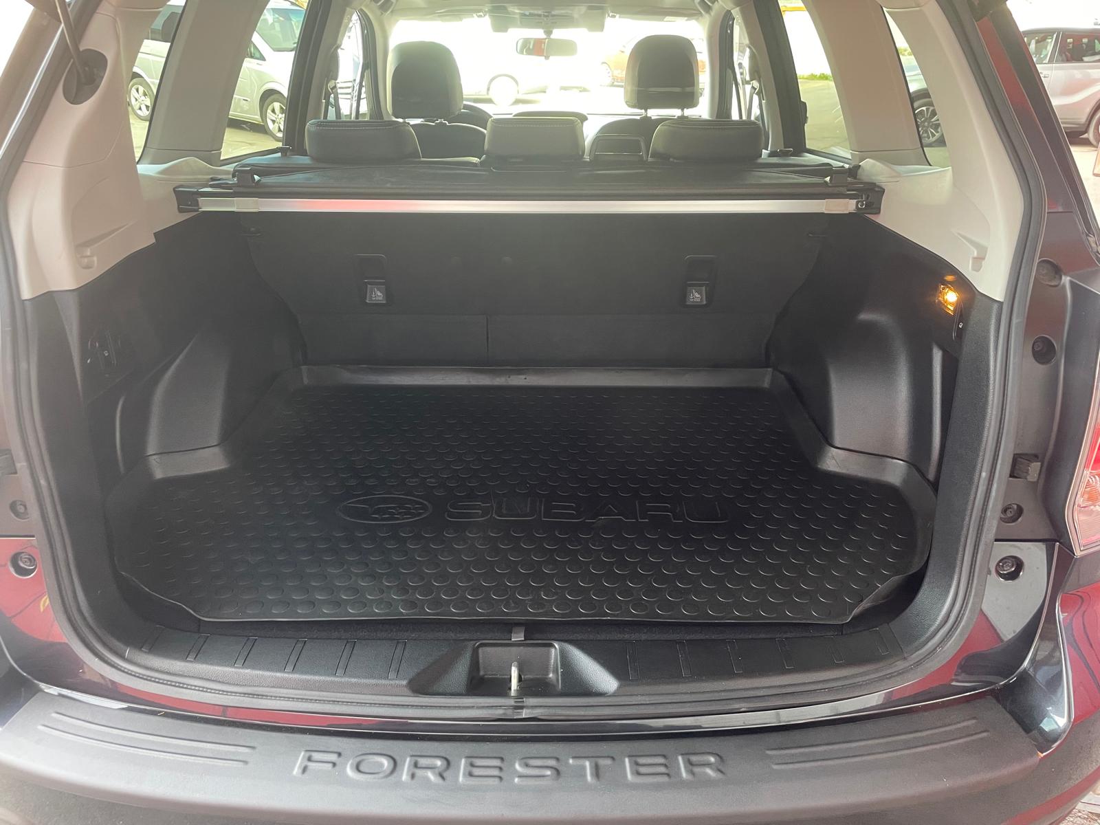 SUBARU Forester 2.0i Executive Lineartronic-image-5