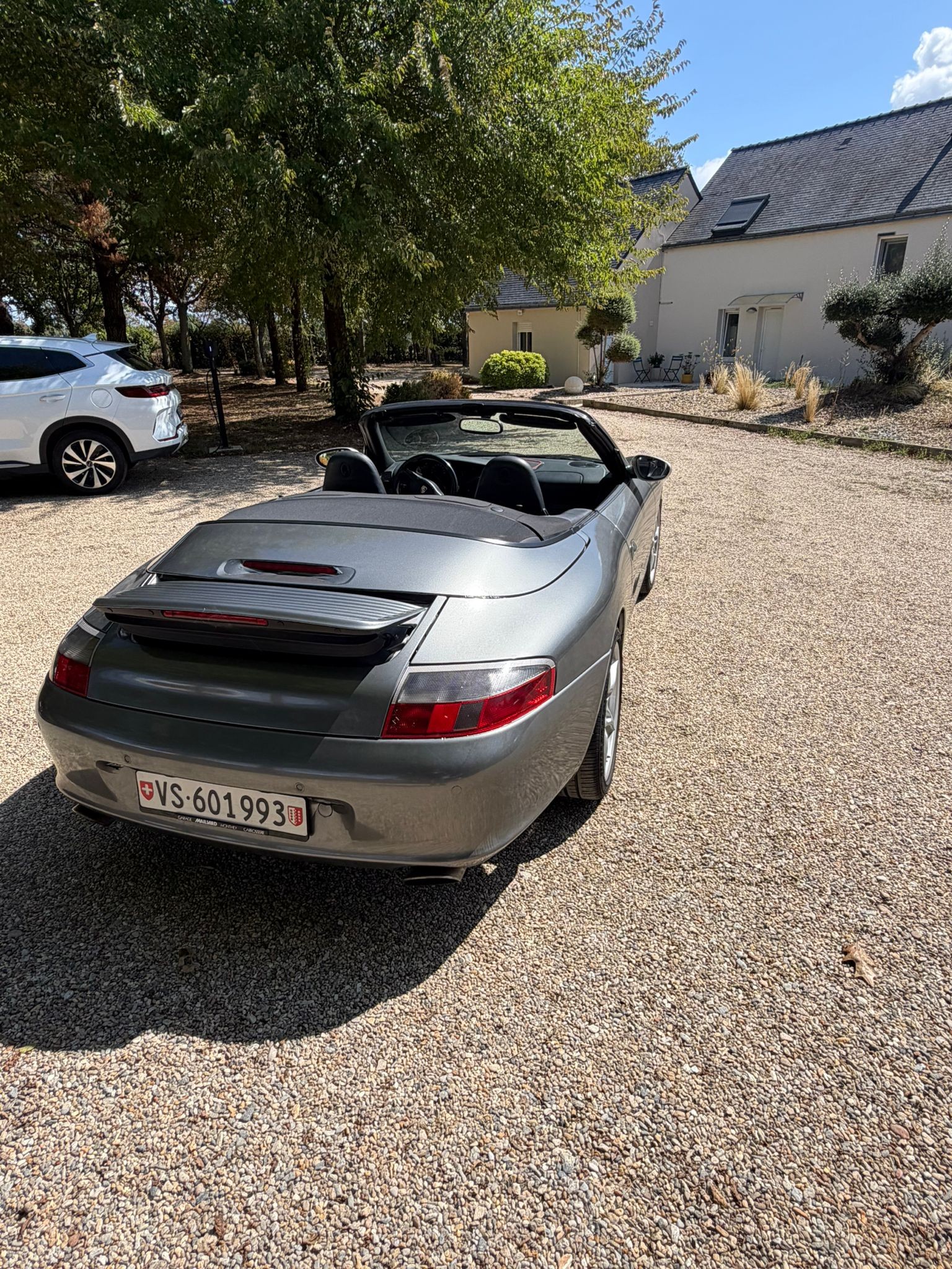 PORSCHE 911 Carrera Cabrio-image-9
