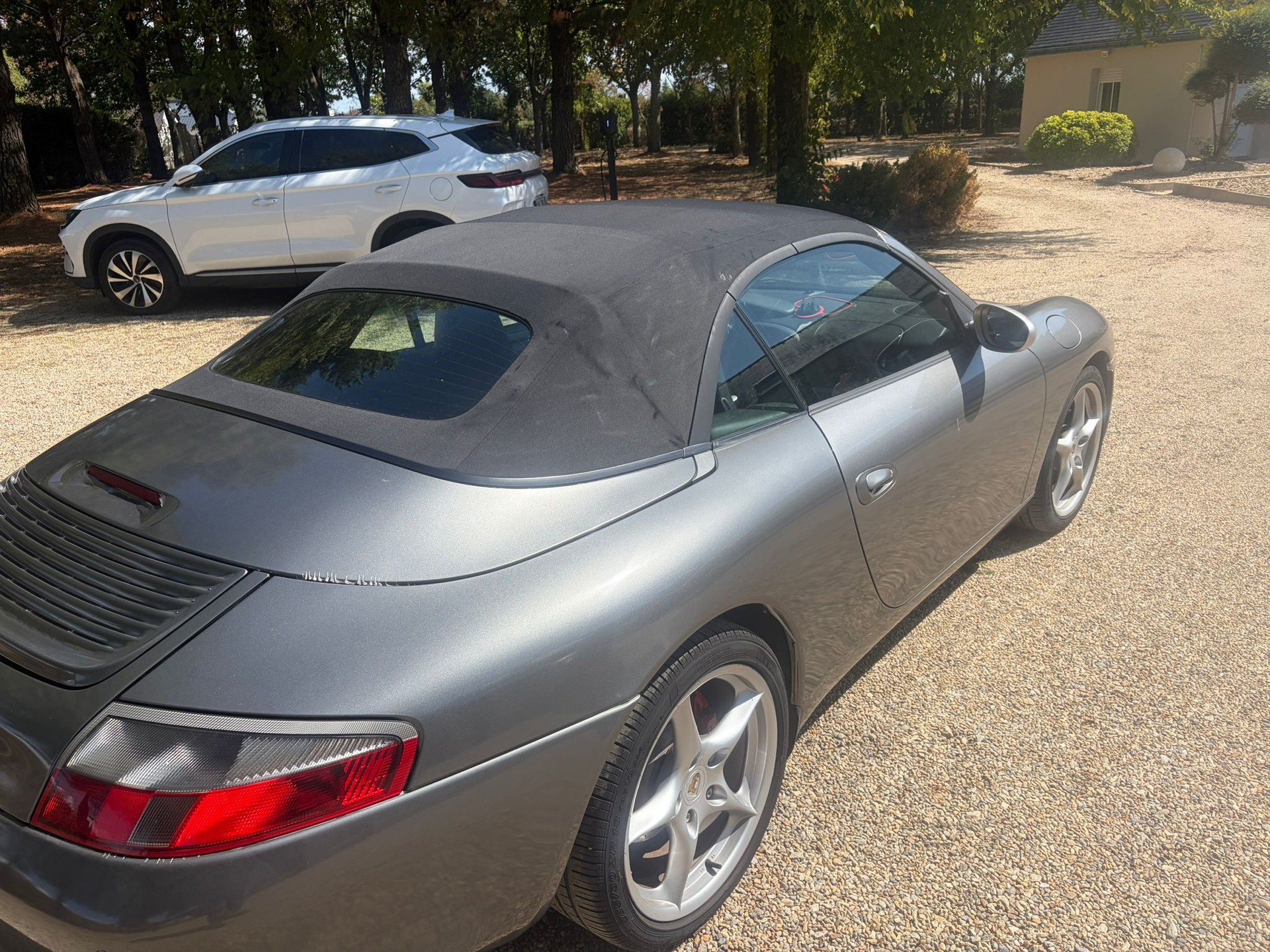 PORSCHE 911 Carrera Cabrio-image-8