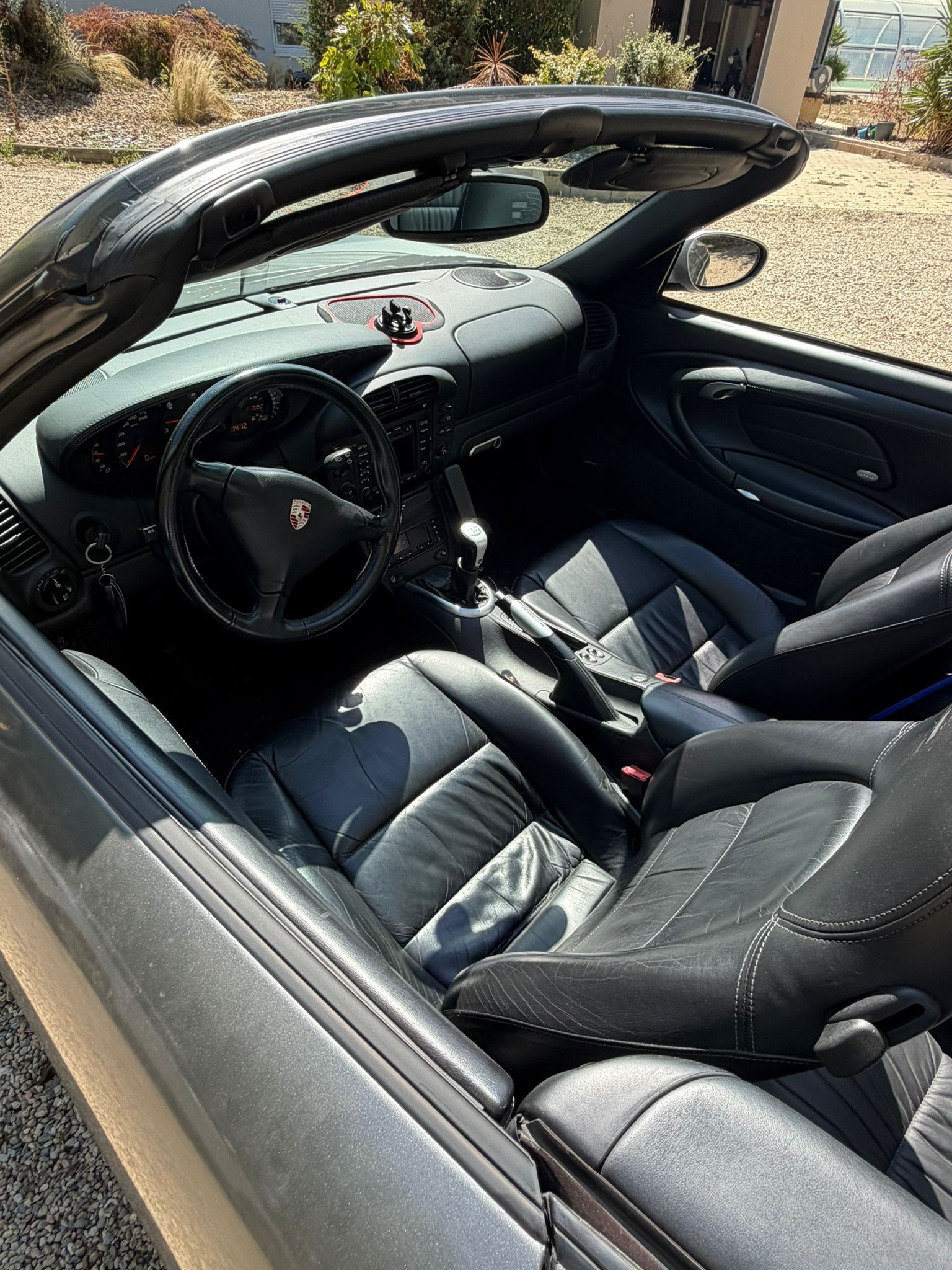 PORSCHE 911 Carrera Cabrio-image-11