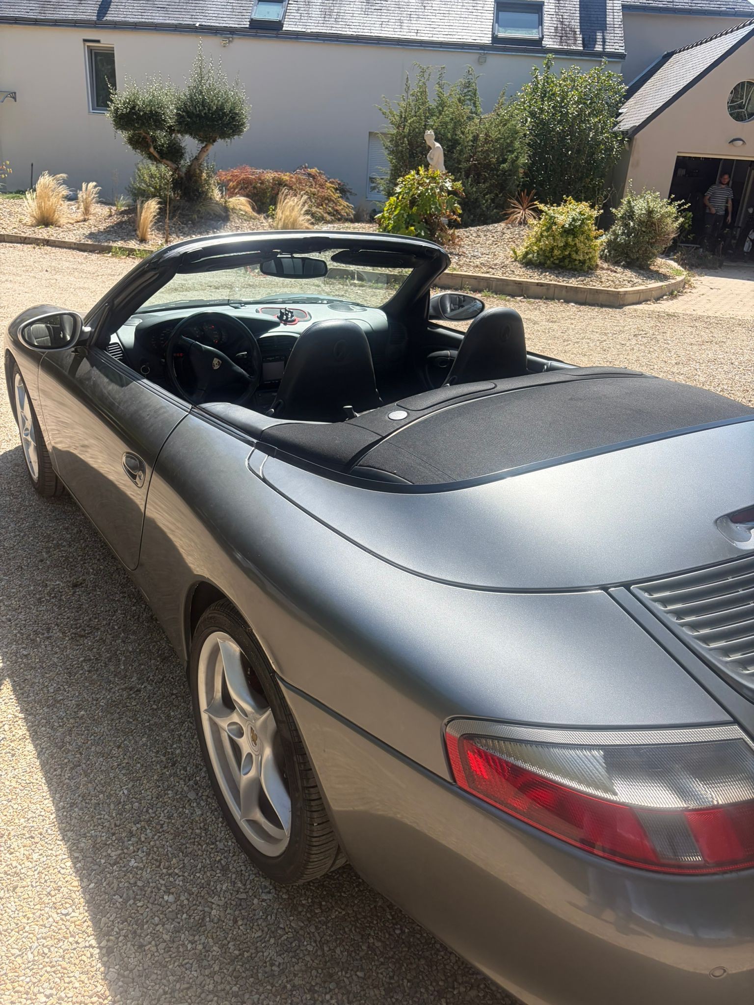 PORSCHE 911 Carrera Cabrio-image-3