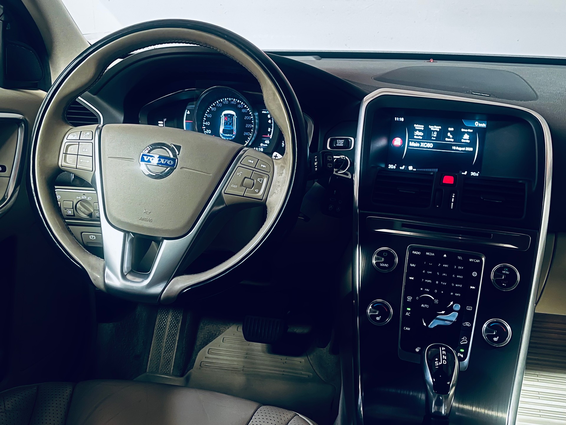 VOLVO XC60 T6 AWD Summum Geartronic-image-15