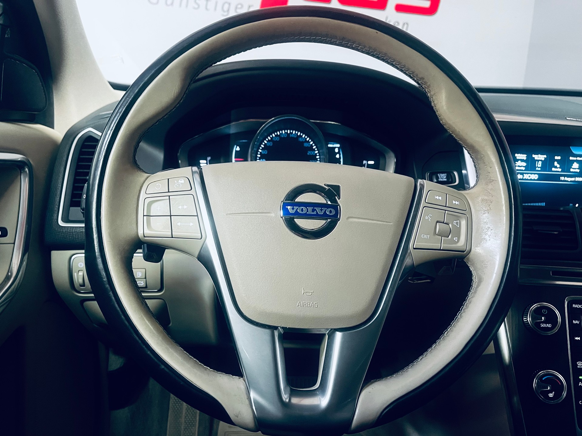 VOLVO XC60 T6 AWD Summum Geartronic-image-17