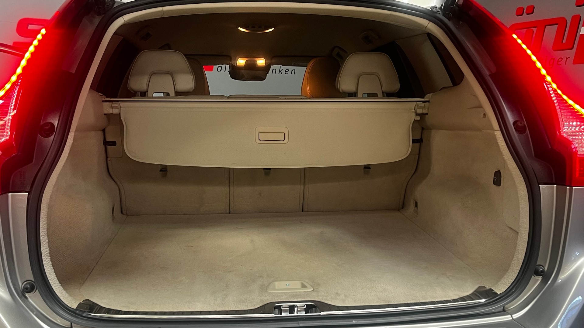 VOLVO XC60 T6 AWD Summum Geartronic-image-8