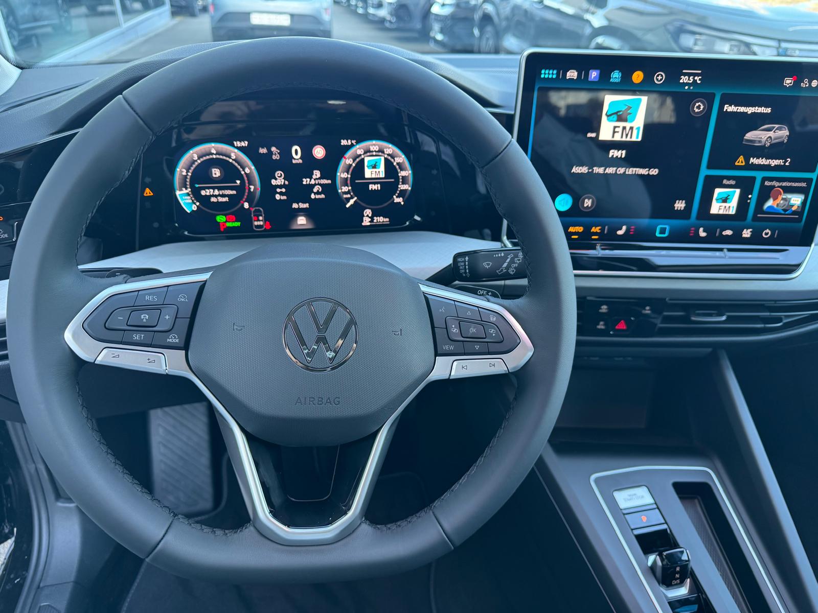 VW Golf 1.5 e TSI mHEV Basis DSG-image-8