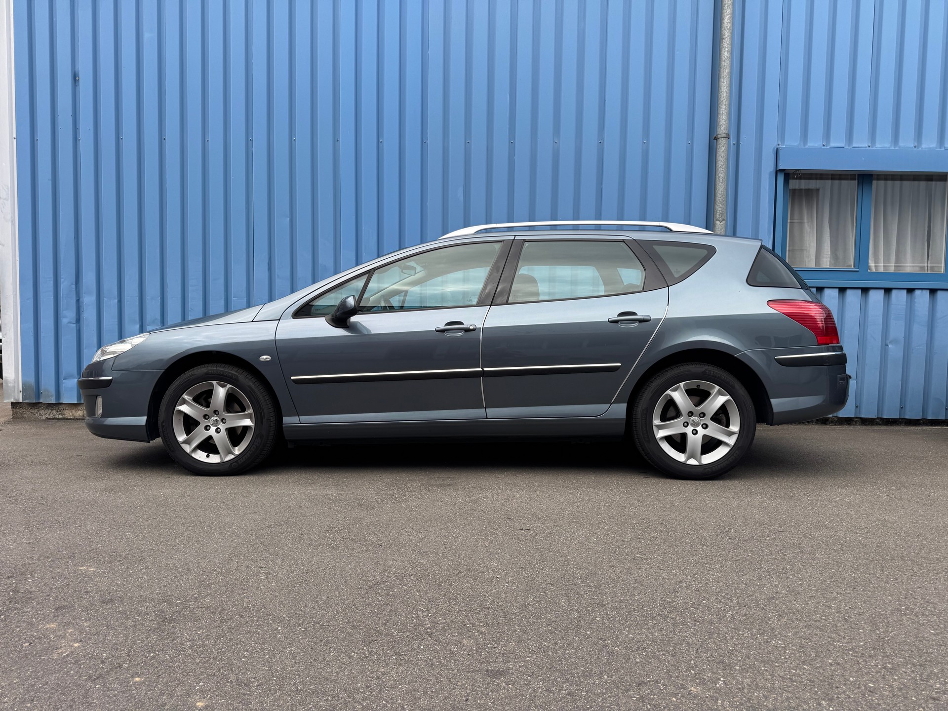 PEUGEOT 407 SW 2.0 HDI Confort Automatic-image-3