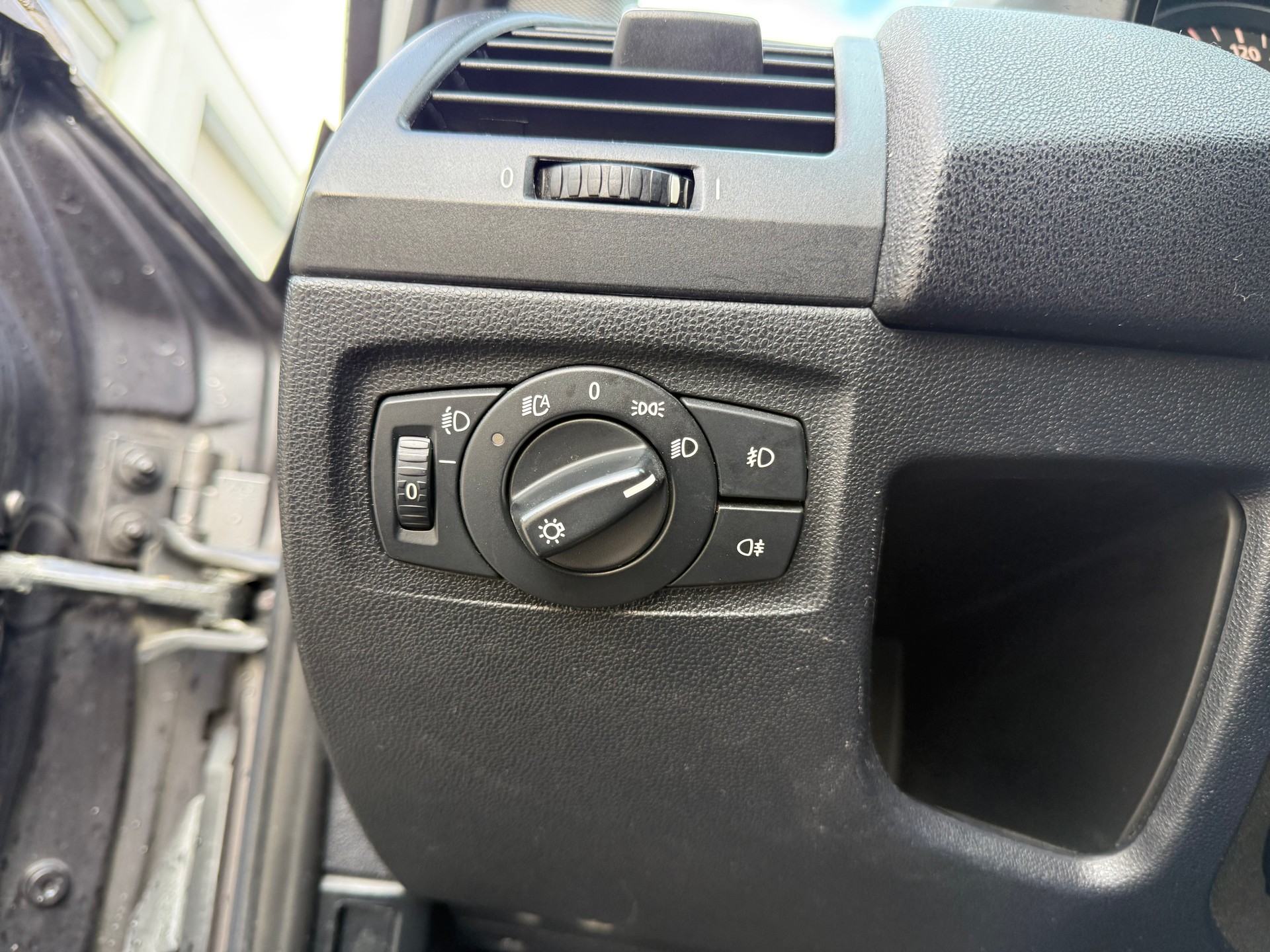 BMW 120d A-image-18