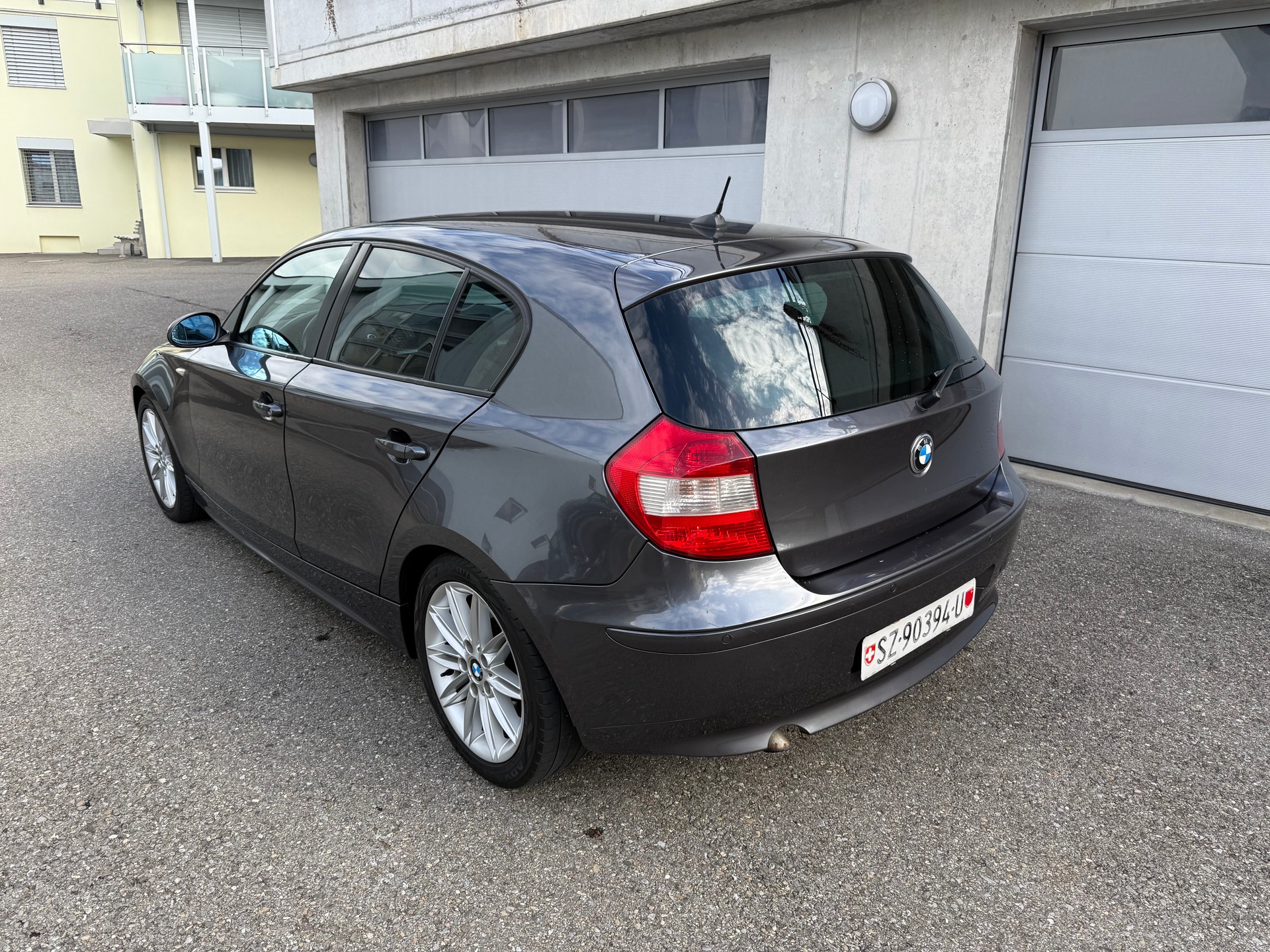 BMW 120d A-image-5