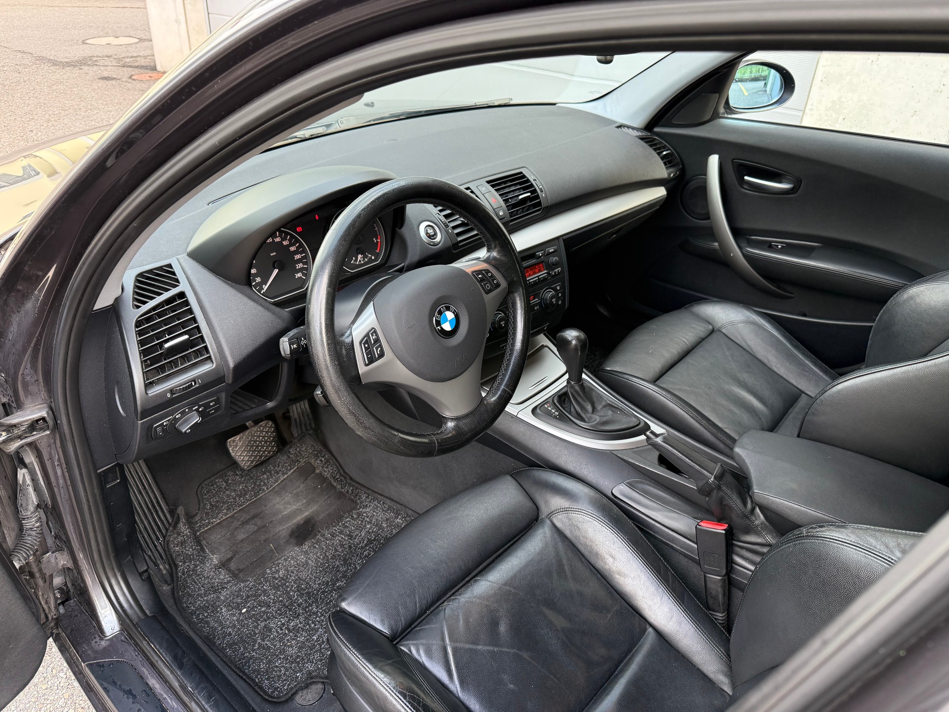 BMW 120d A-image-8