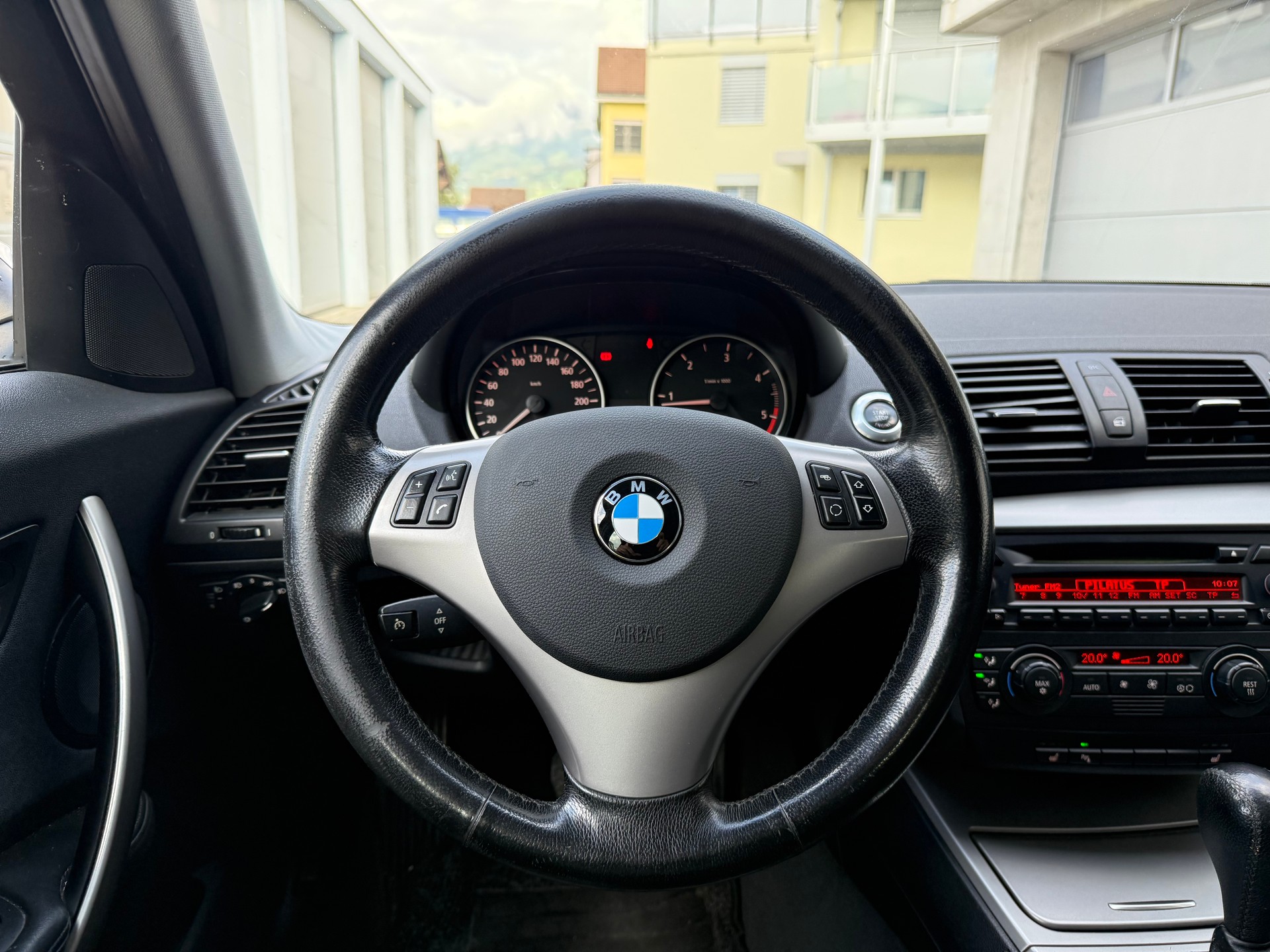 BMW 120d A-image-12