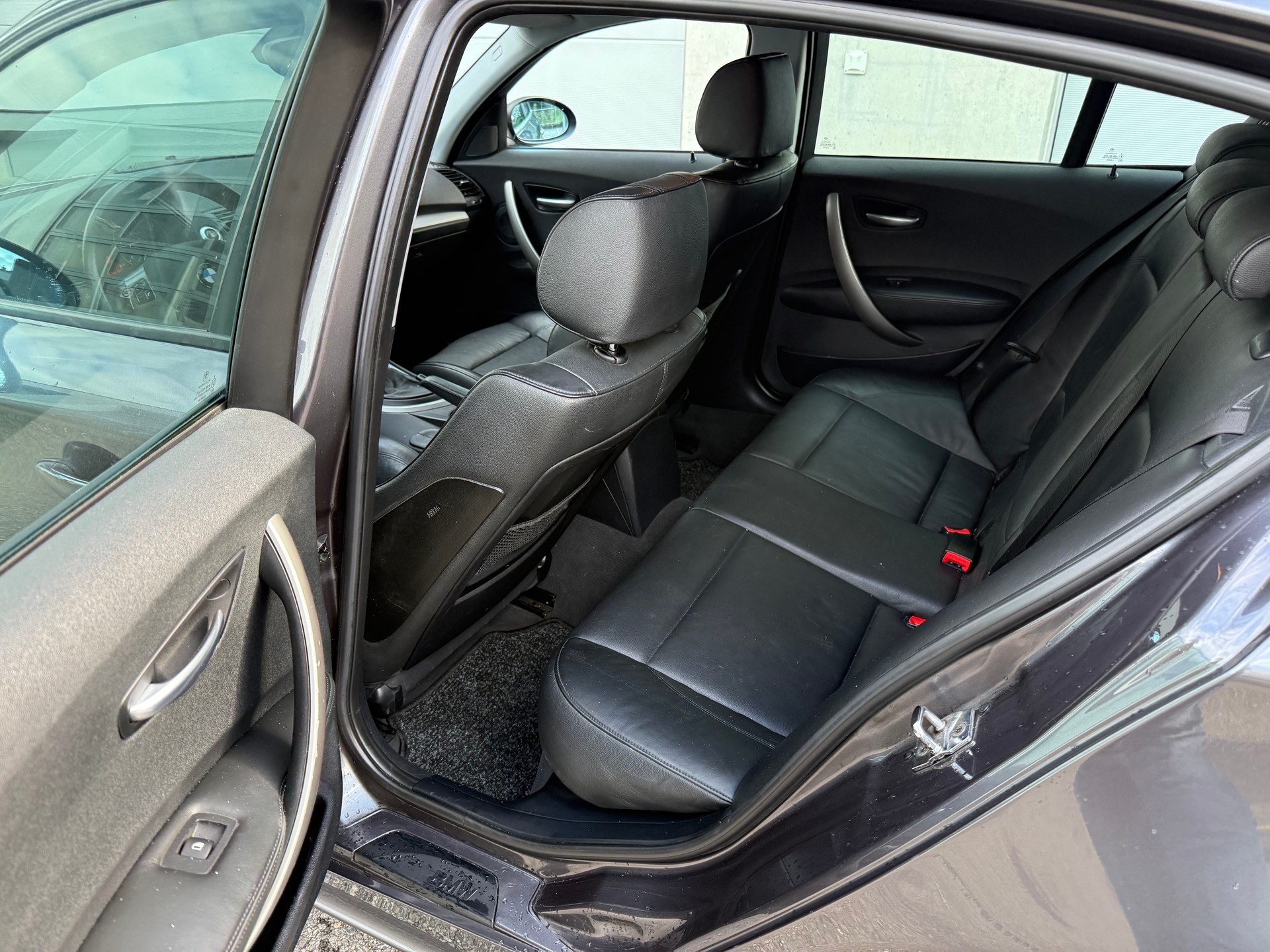 BMW 120d A-image-19