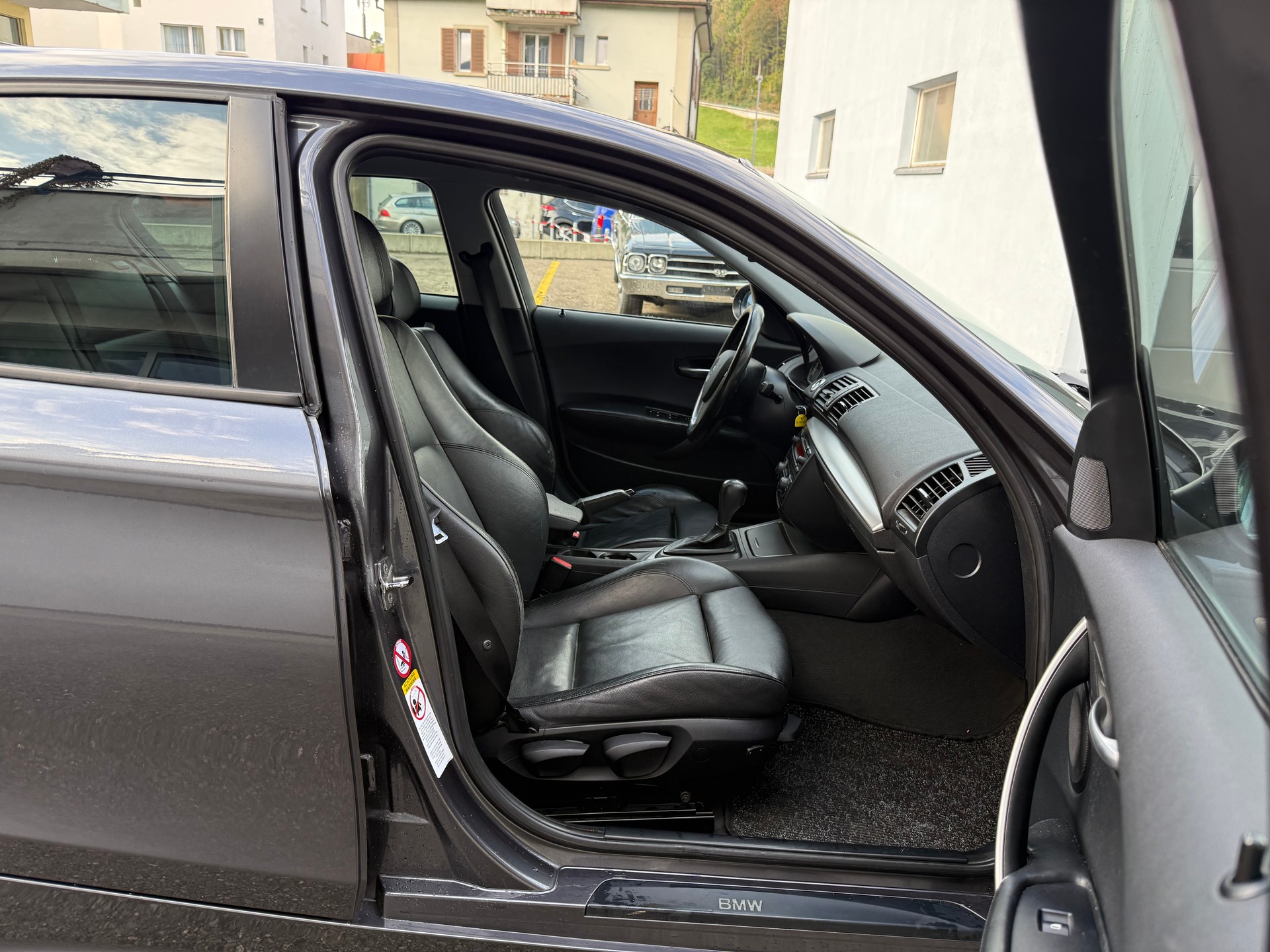 BMW 120d A-image-11