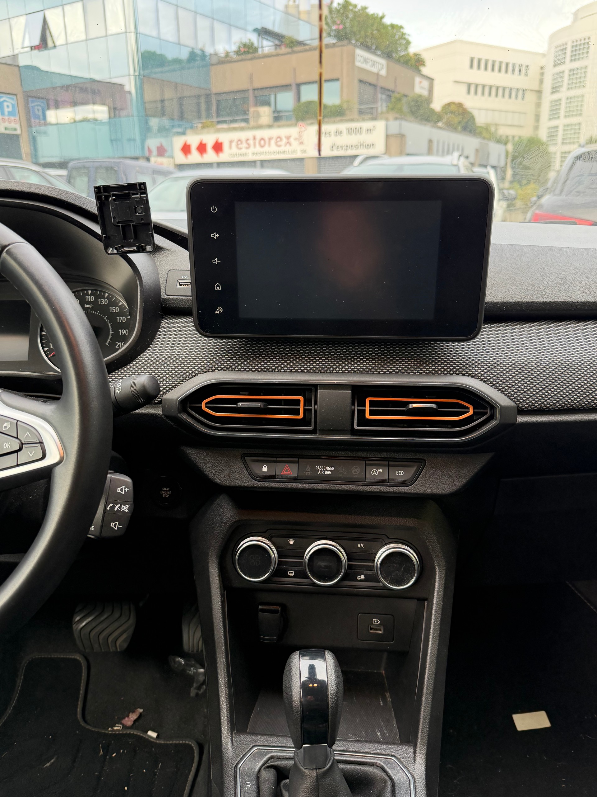 DACIA Sandero Stepway TCe 90 Comfort CVT-image-11