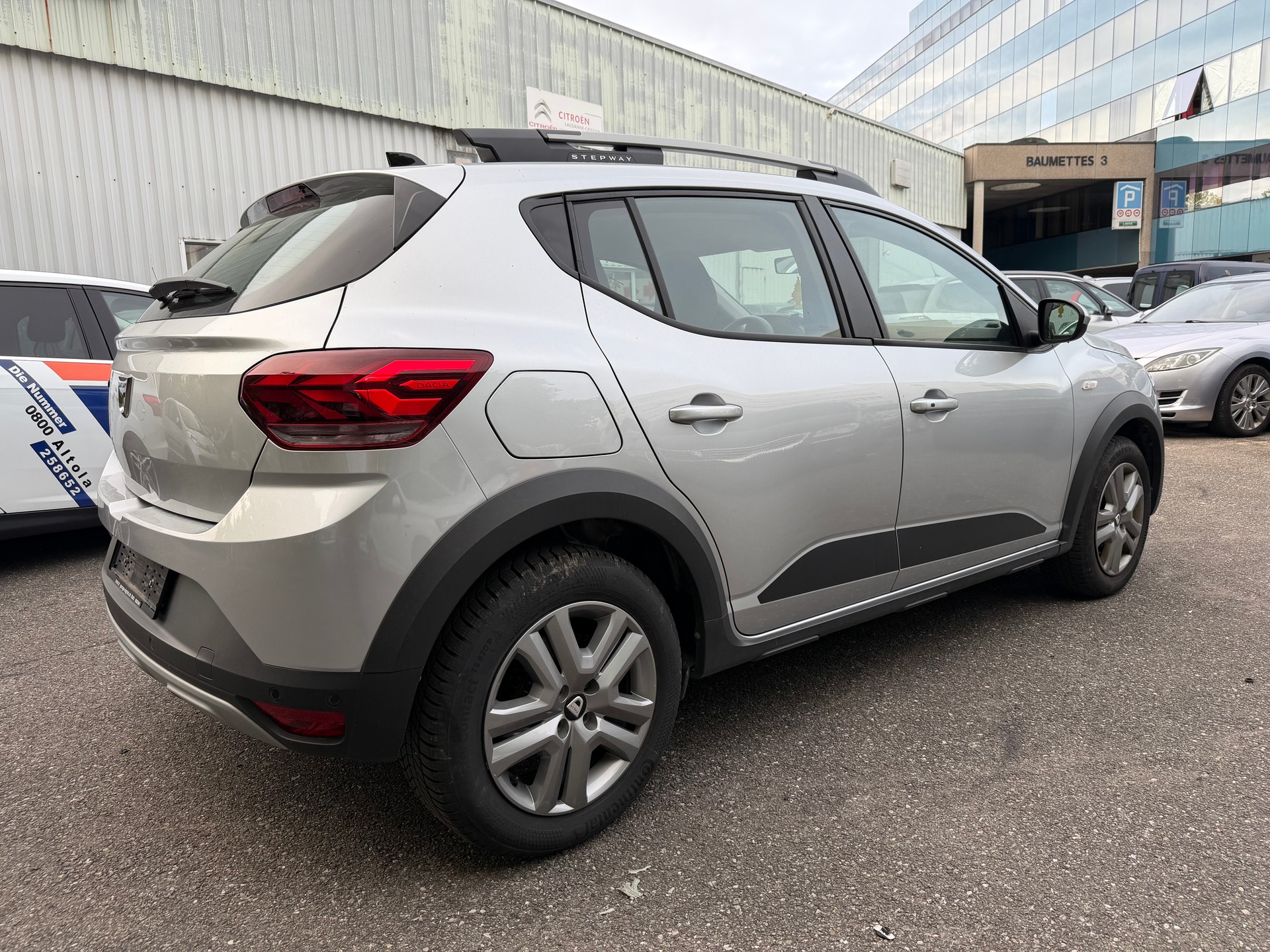 DACIA Sandero Stepway TCe 90 Comfort CVT-image-4