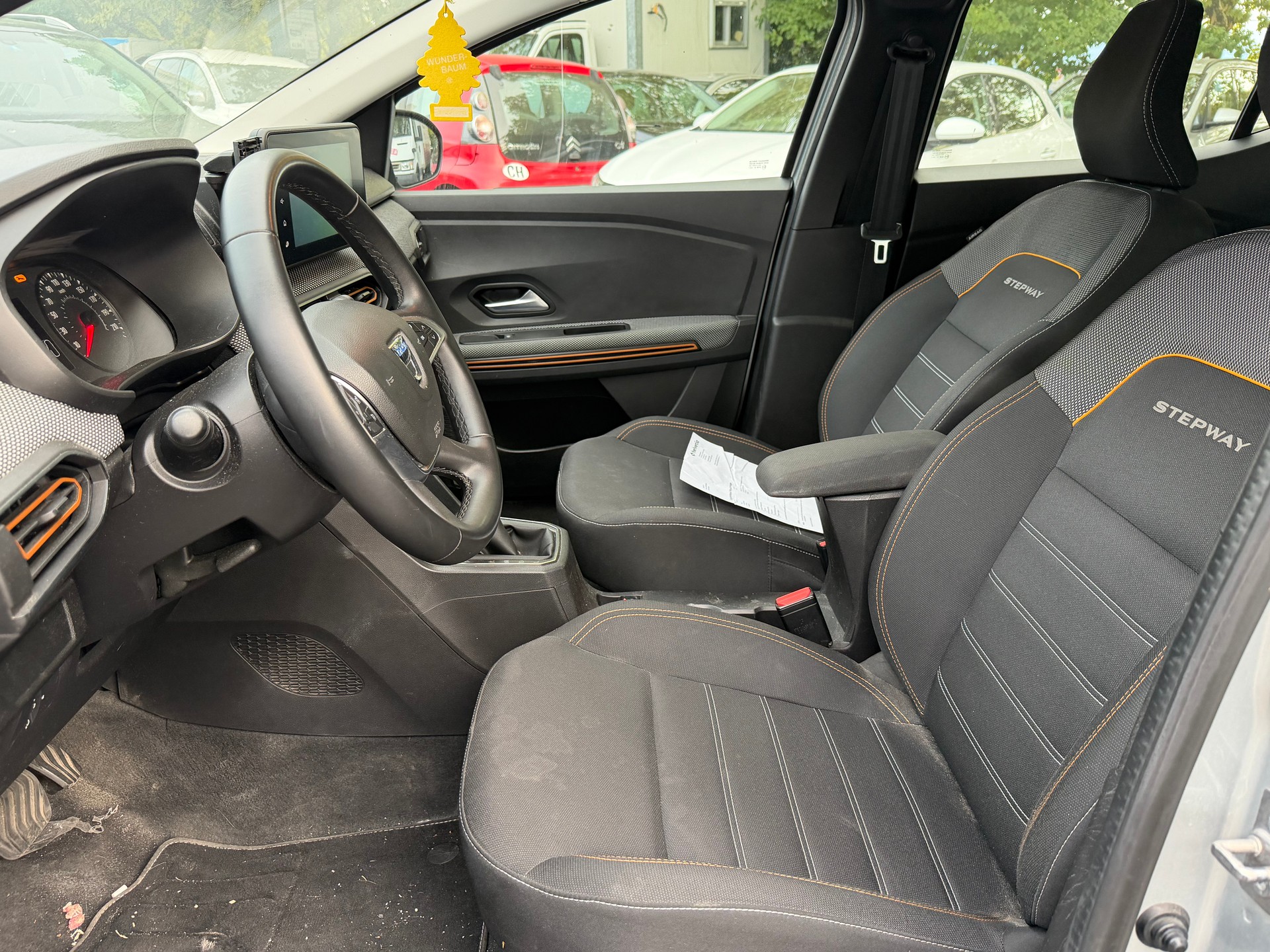 DACIA Sandero Stepway TCe 90 Comfort CVT-image-13