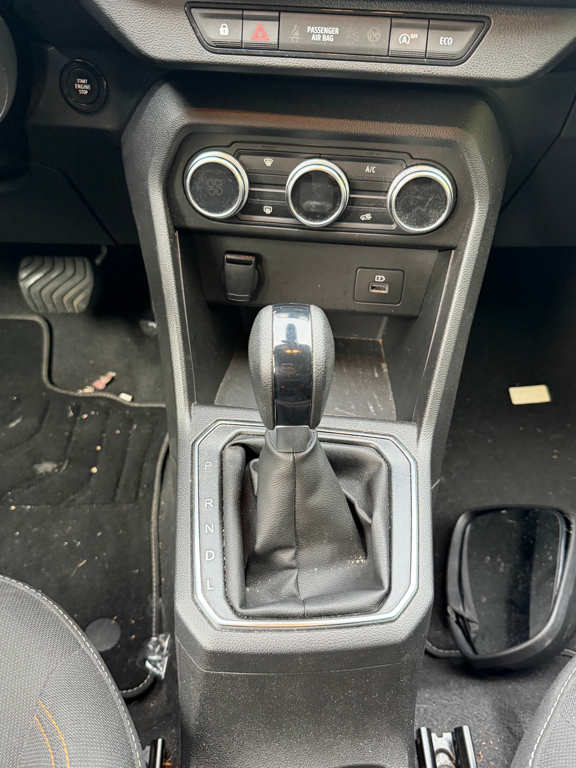 DACIA Sandero Stepway TCe 90 Comfort CVT-image-10