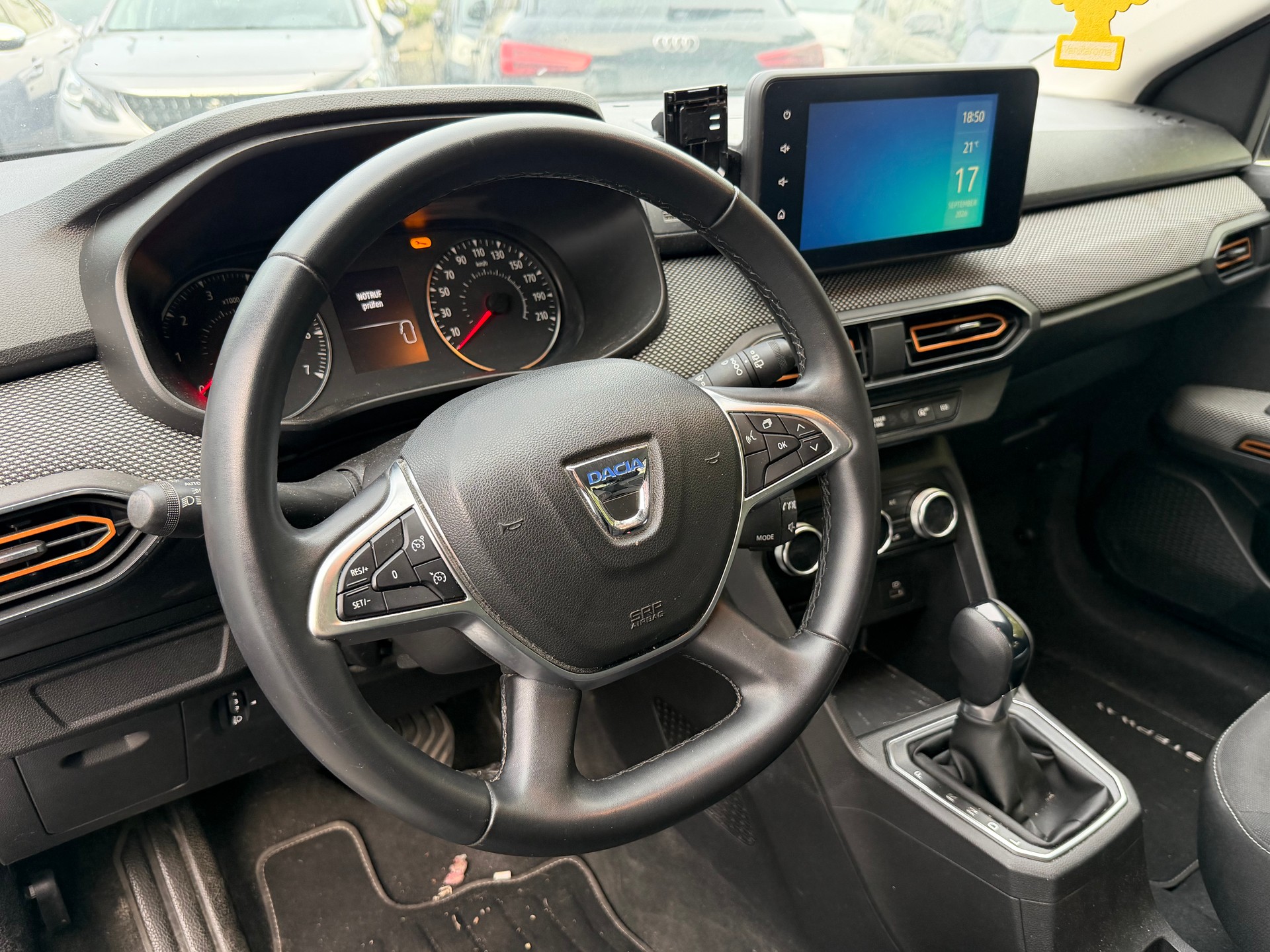 DACIA Sandero Stepway TCe 90 Comfort CVT-image-14