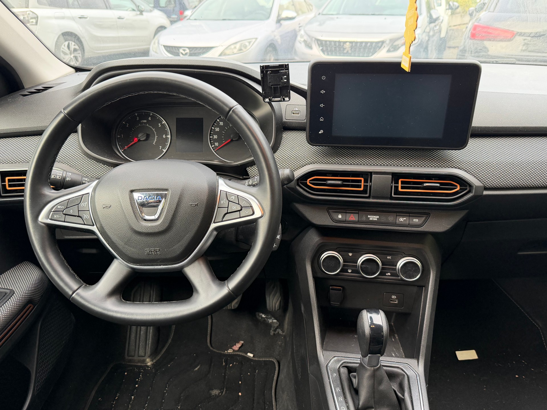 DACIA Sandero Stepway TCe 90 Comfort CVT-image-9