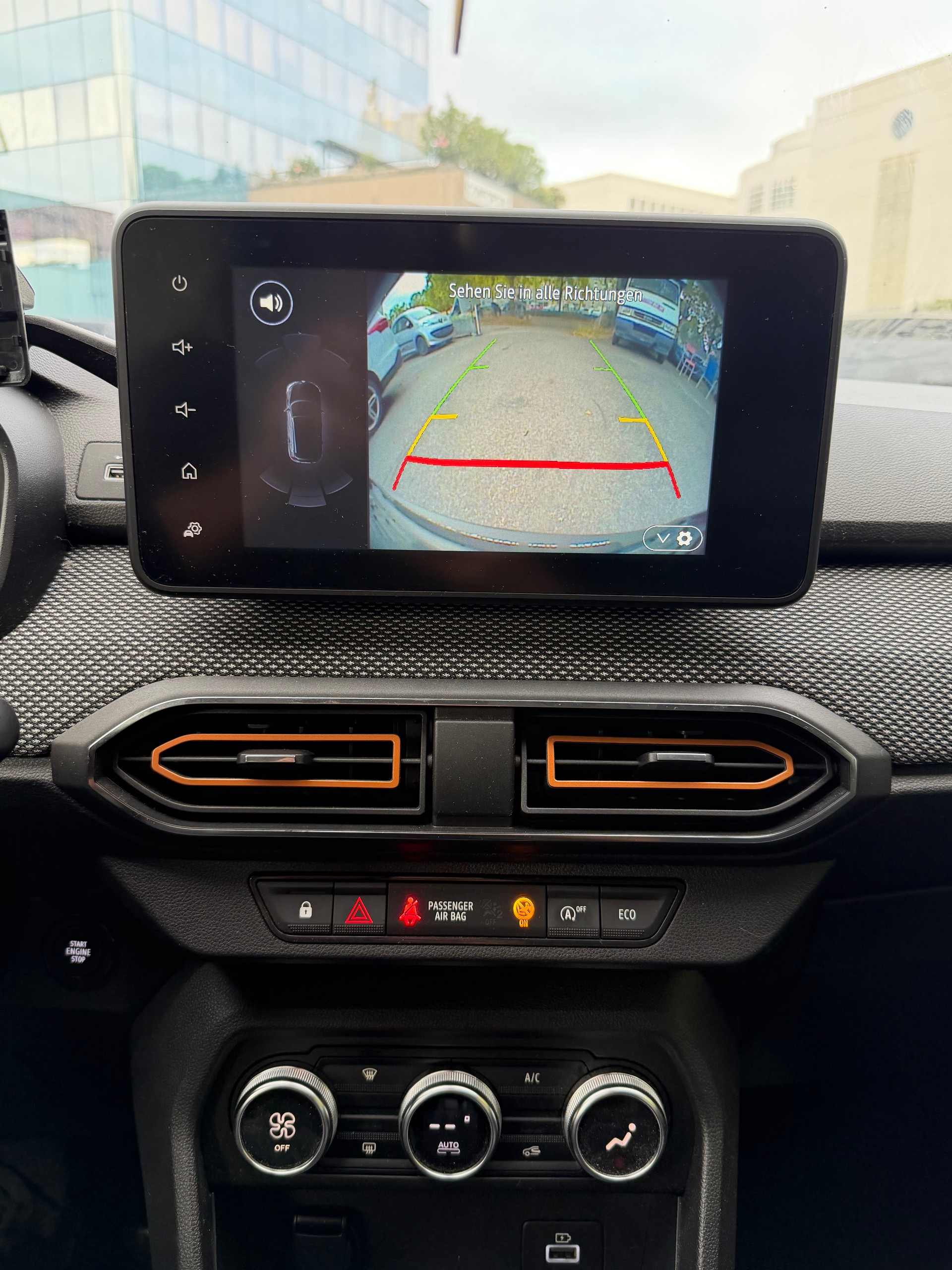 DACIA Sandero Stepway TCe 90 Comfort CVT-image-15