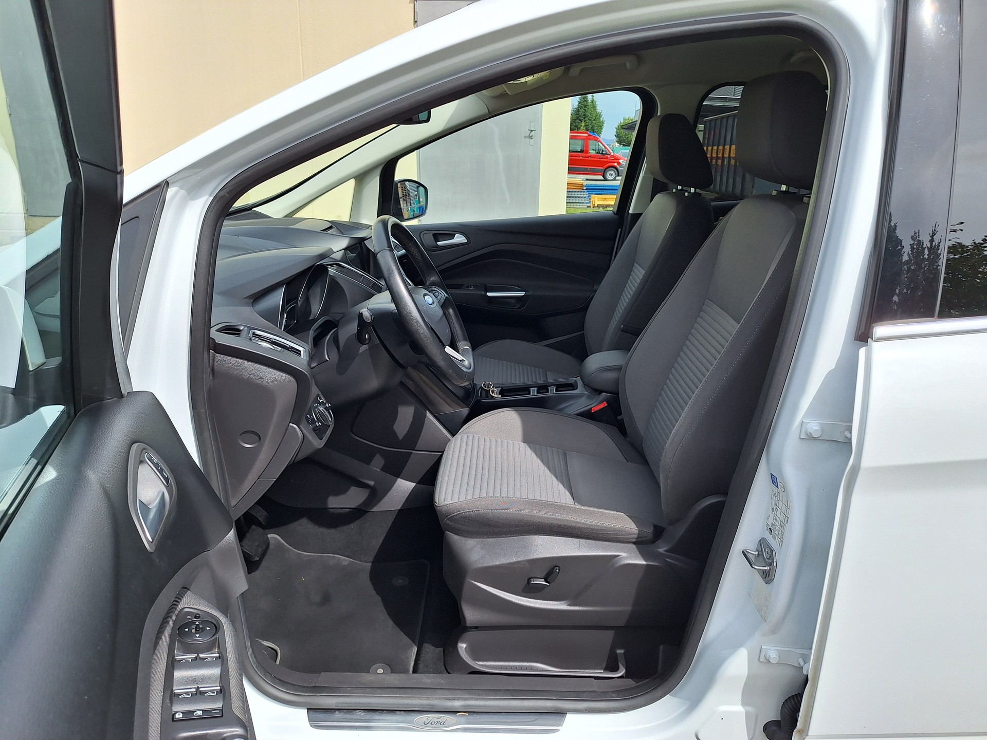 FORD C-Max 1.5 SCTi Titanium Automat-image-6