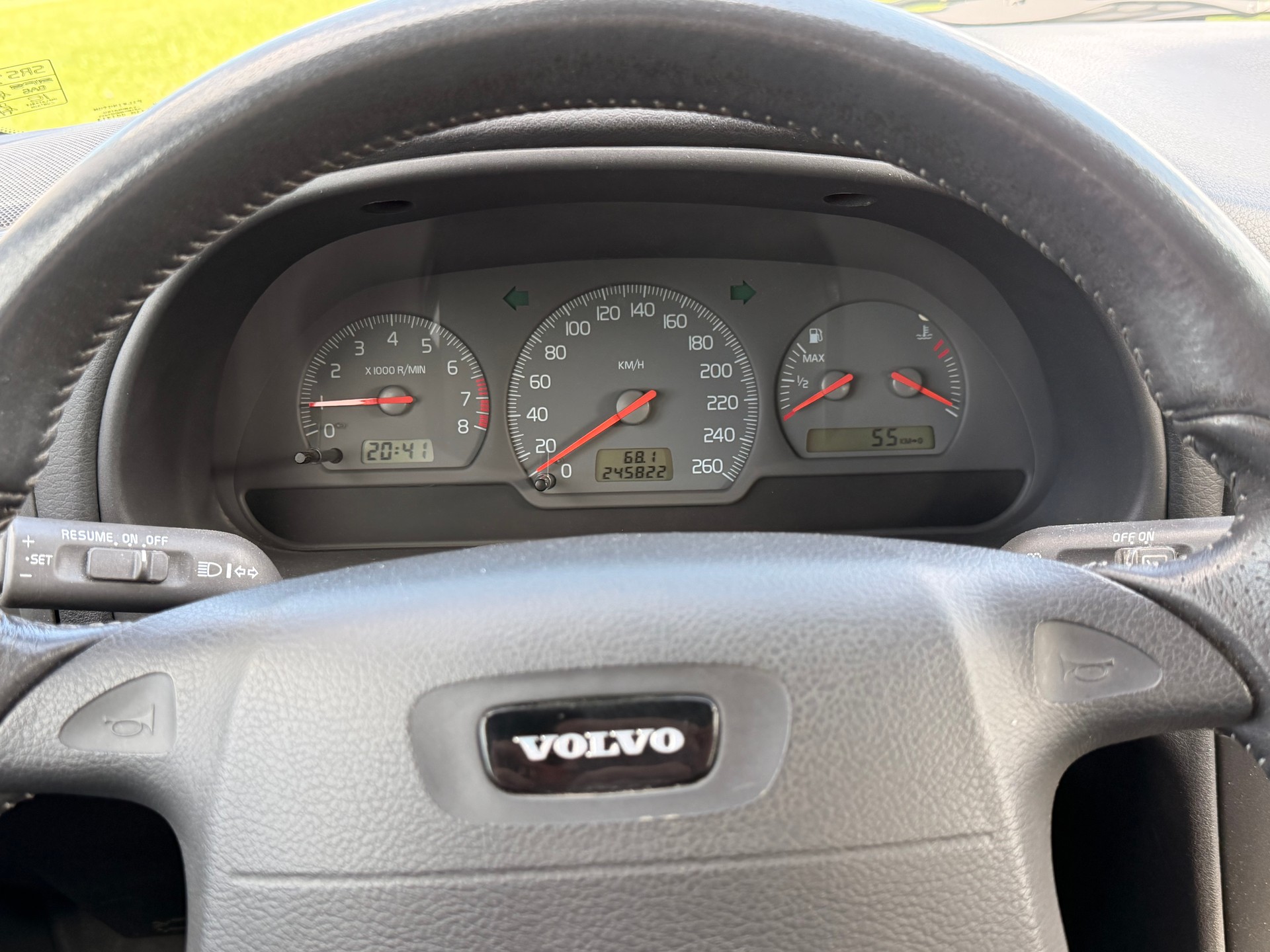 VOLVO V40 2.0T Special/Dynamic Edition-image-9