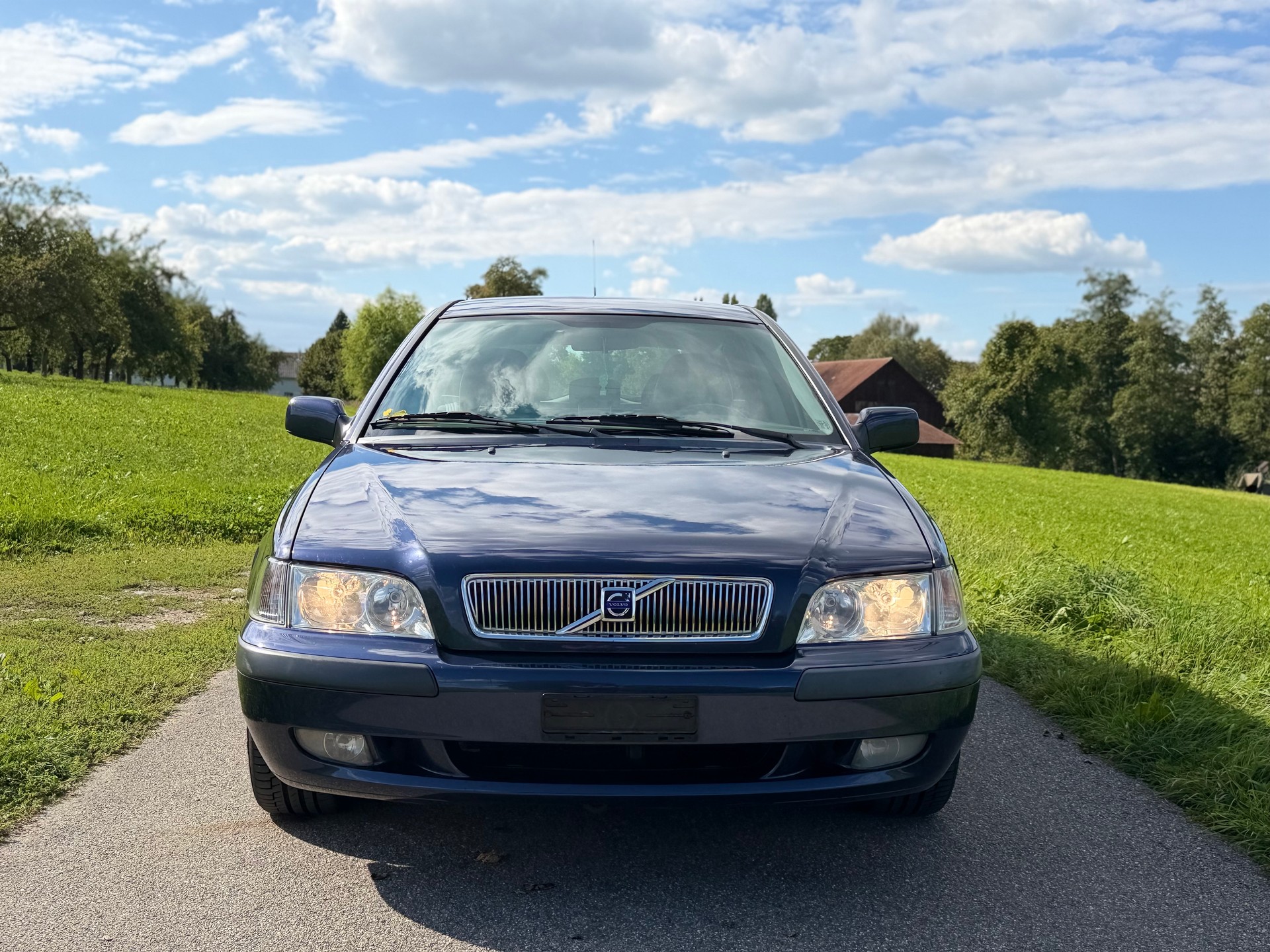 VOLVO V40 2.0T Special/Dynamic Edition-image-1