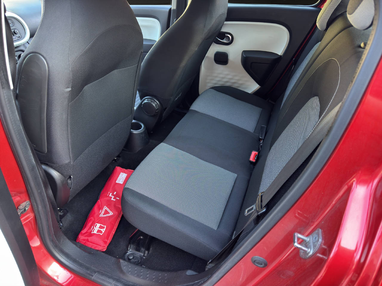RENAULT Twingo 1.0 SCe 70 Zen-image-7