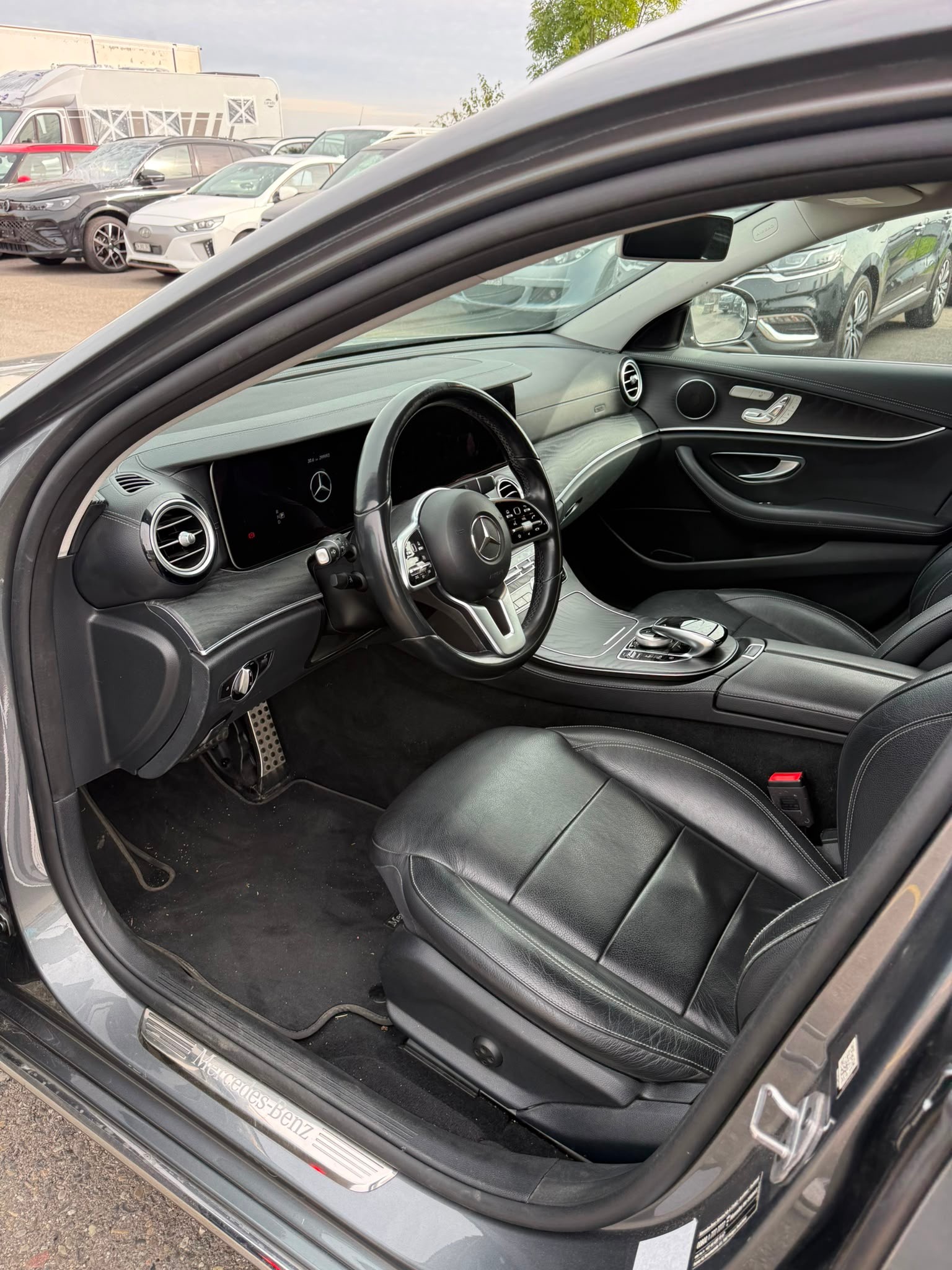 MERCEDES-BENZ E 220 d Avantgarde 4Matic 9G-Tronic-image-7