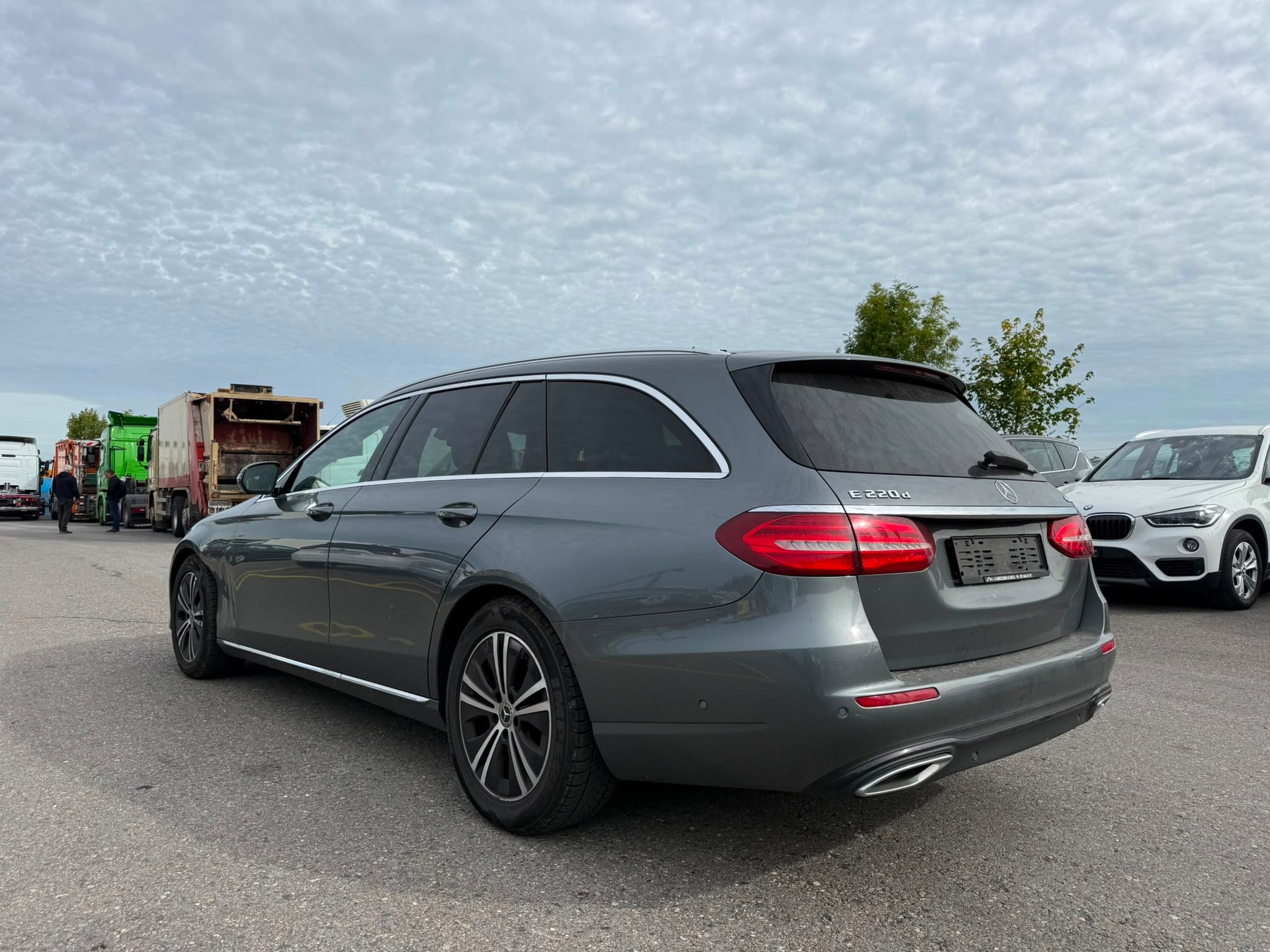 MERCEDES-BENZ E 220 d Avantgarde 4Matic 9G-Tronic-image-3