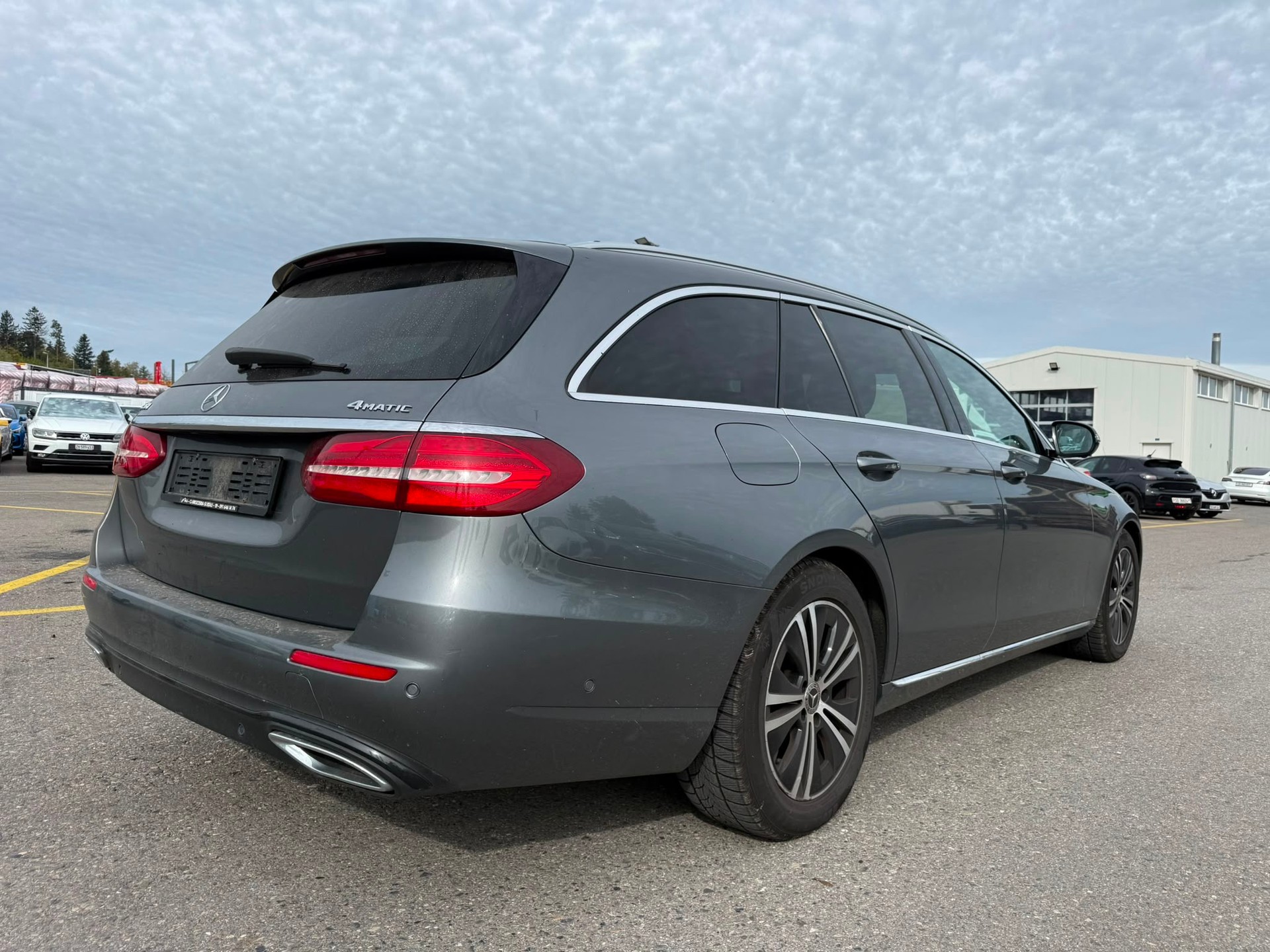 MERCEDES-BENZ E 220 d Avantgarde 4Matic 9G-Tronic-image-4