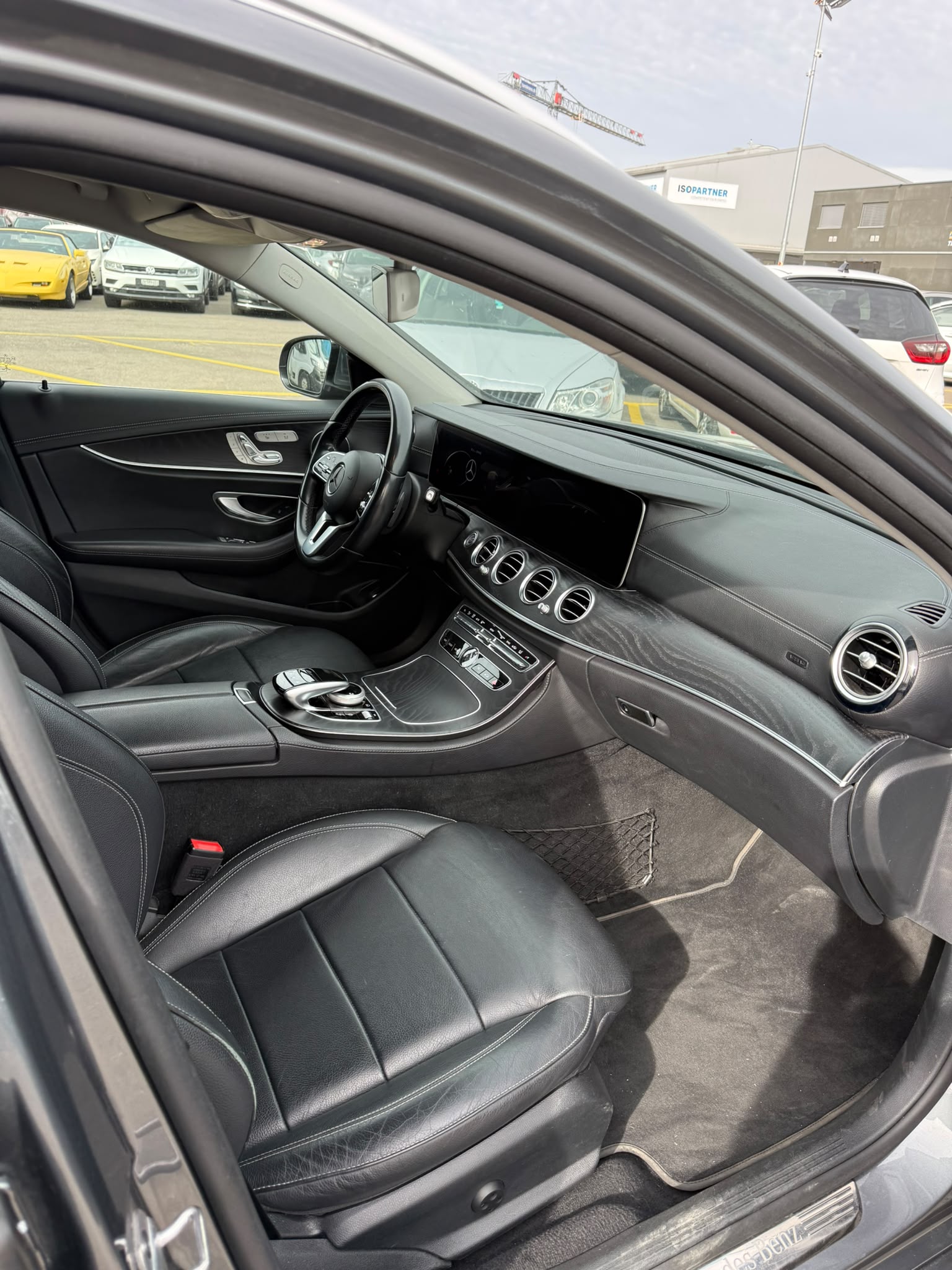 MERCEDES-BENZ E 220 d Avantgarde 4Matic 9G-Tronic-image-5