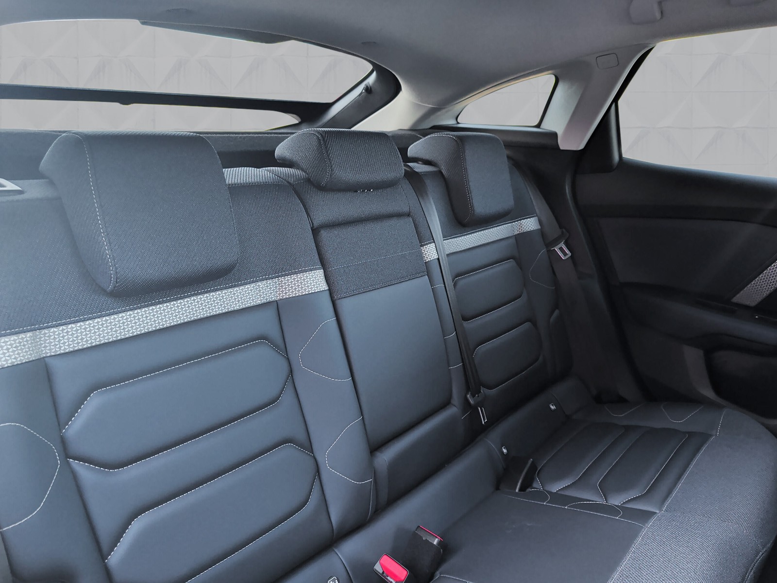 CITROEN C4 Shine EAT8-image-11