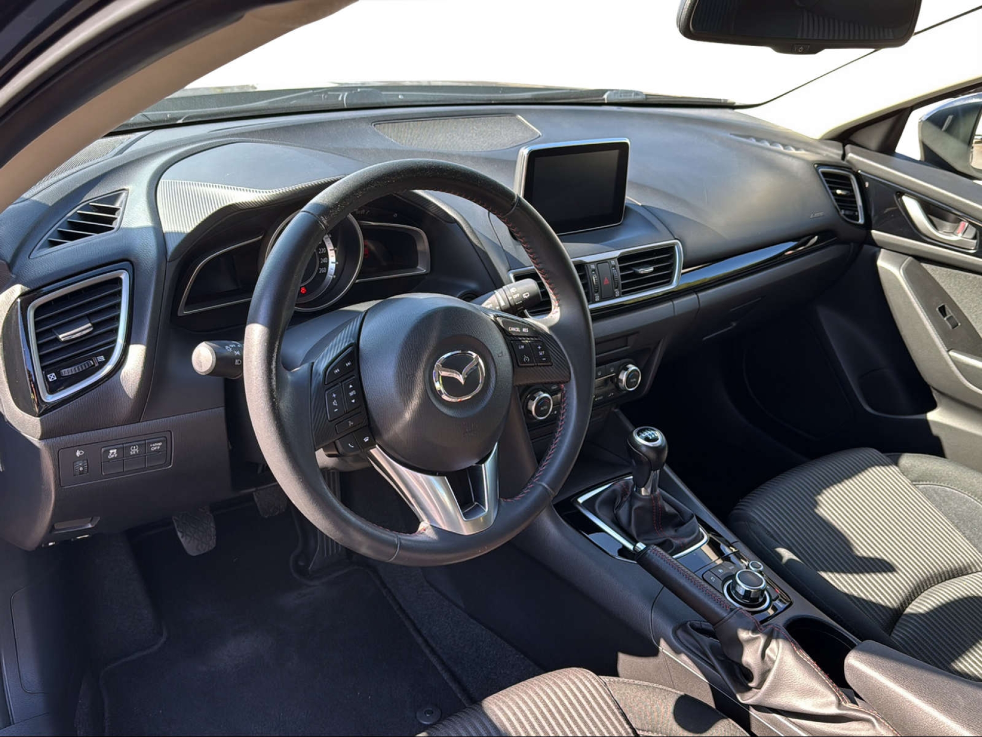 MAZDA 3 2.2 D Ambition-image-10