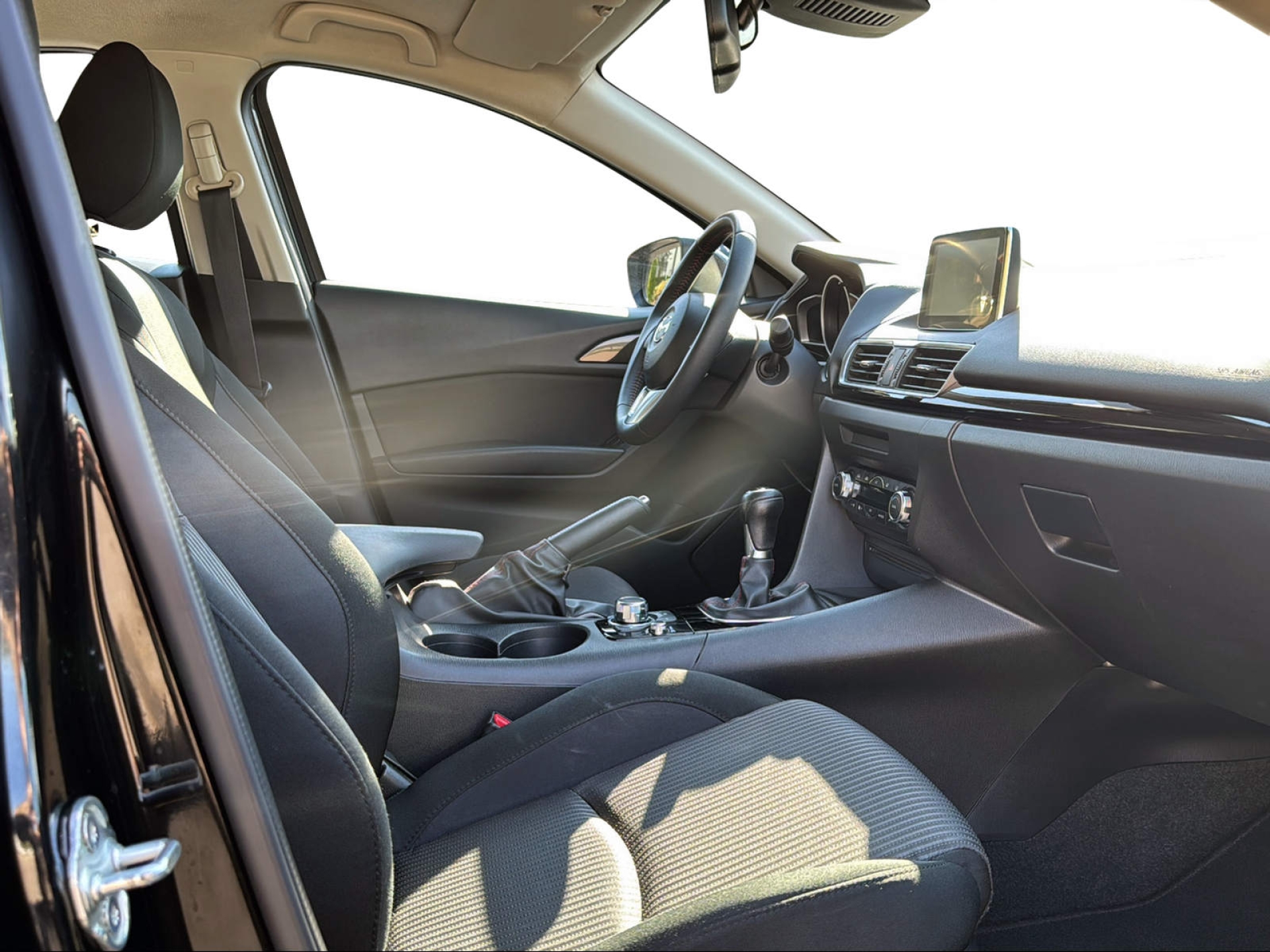 MAZDA 3 2.2 D Ambition-image-15
