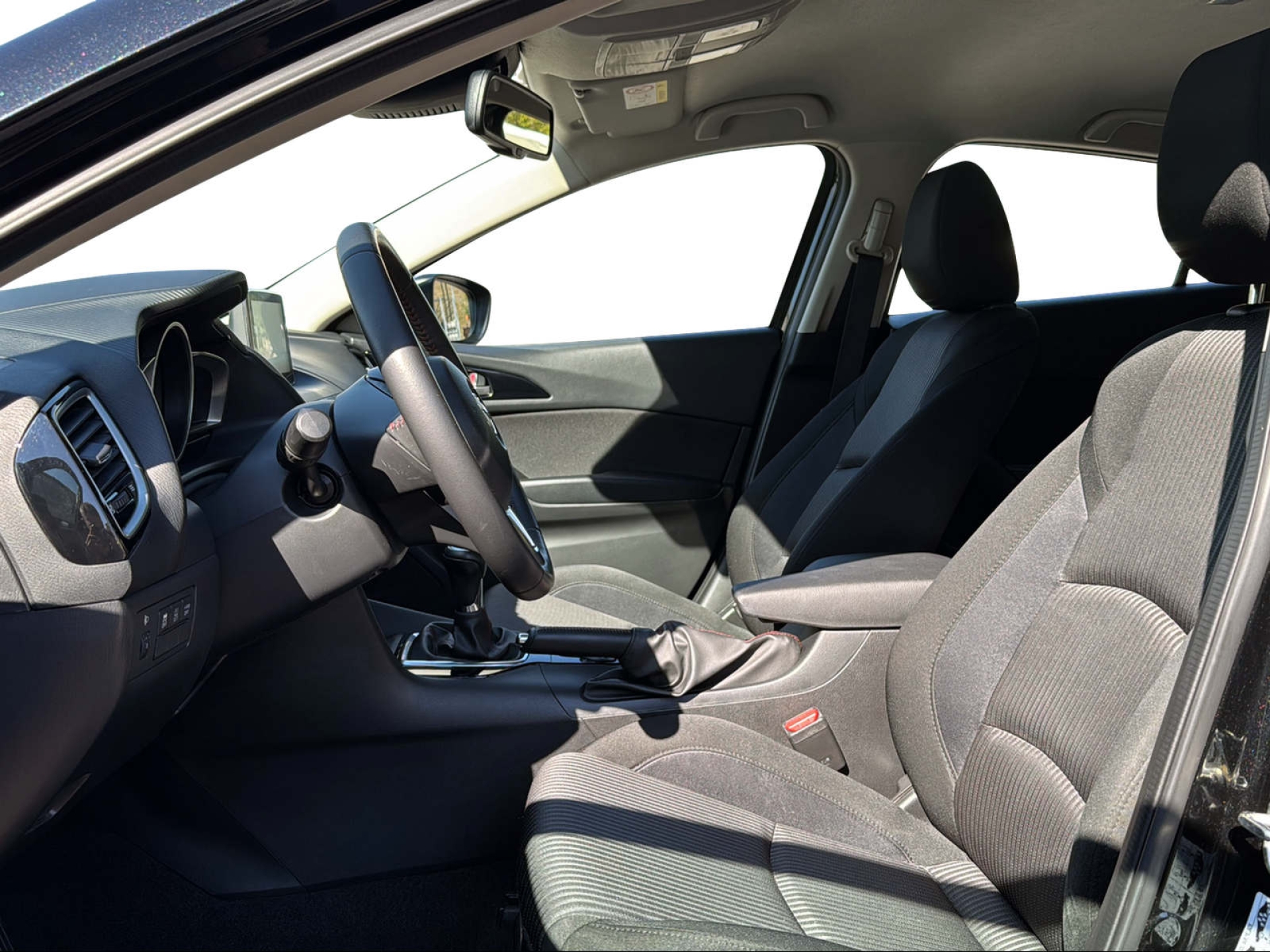MAZDA 3 2.2 D Ambition-image-11